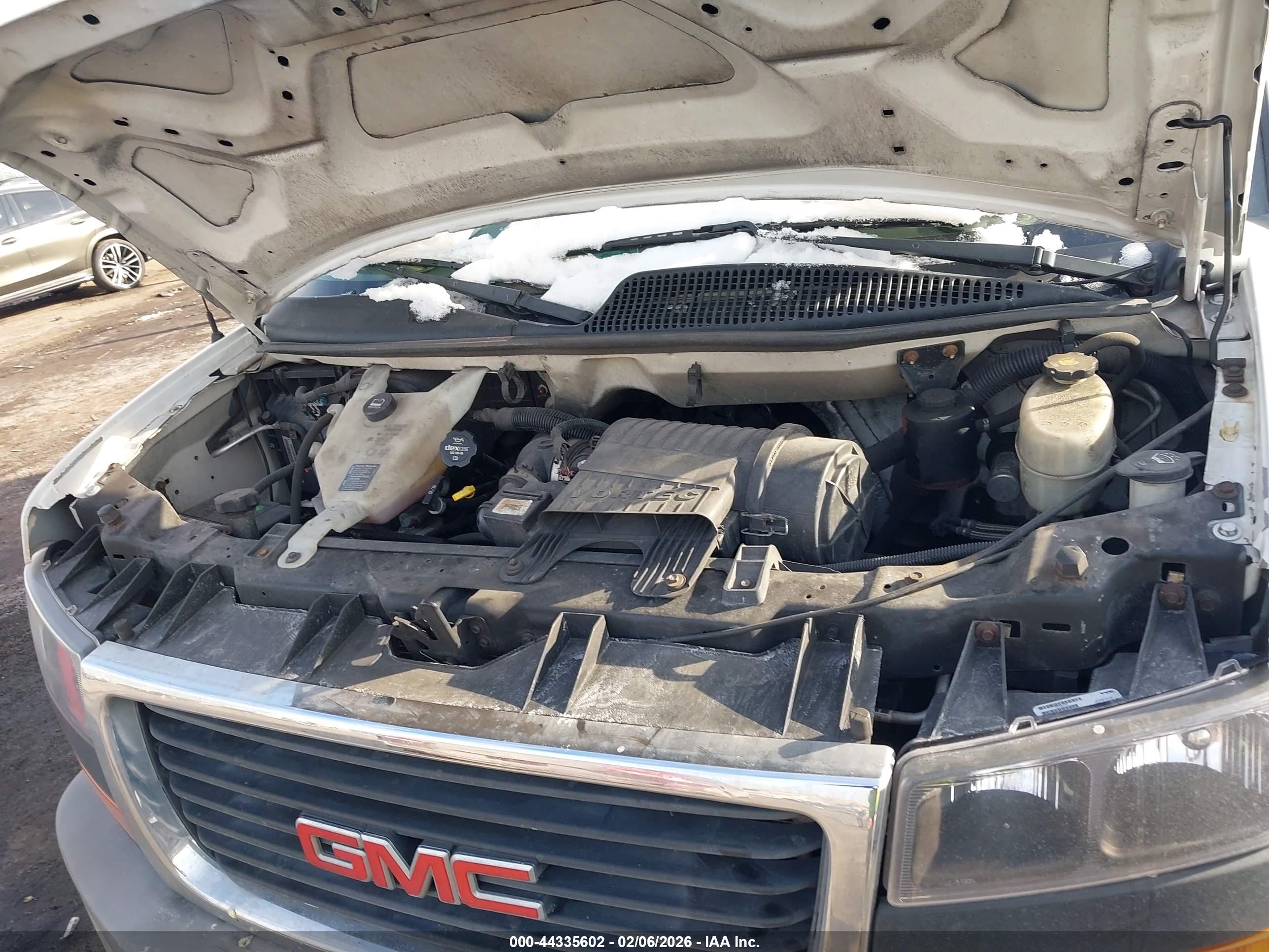 GMC SAVANA image 10