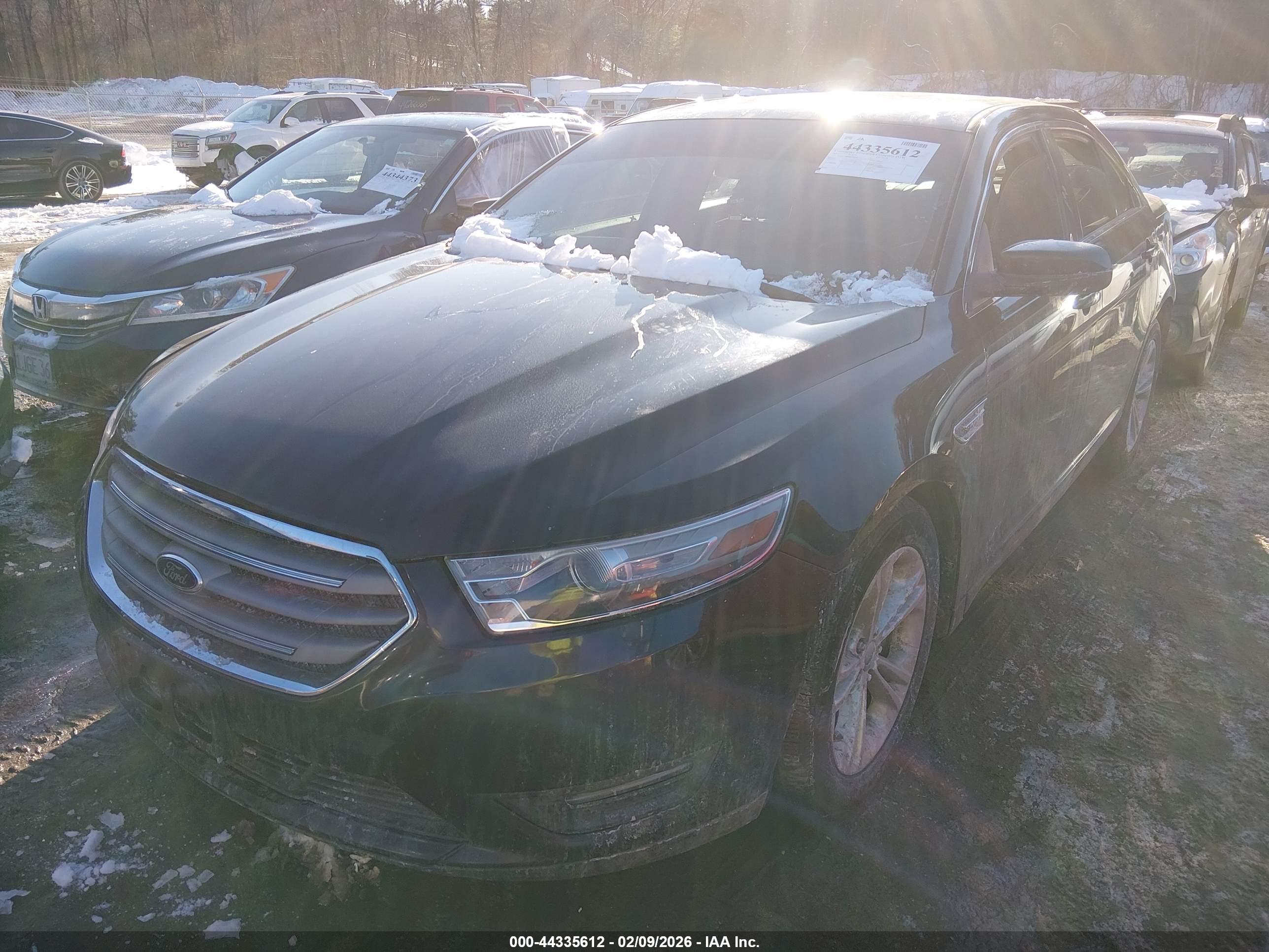 FORD TAURUS image 2