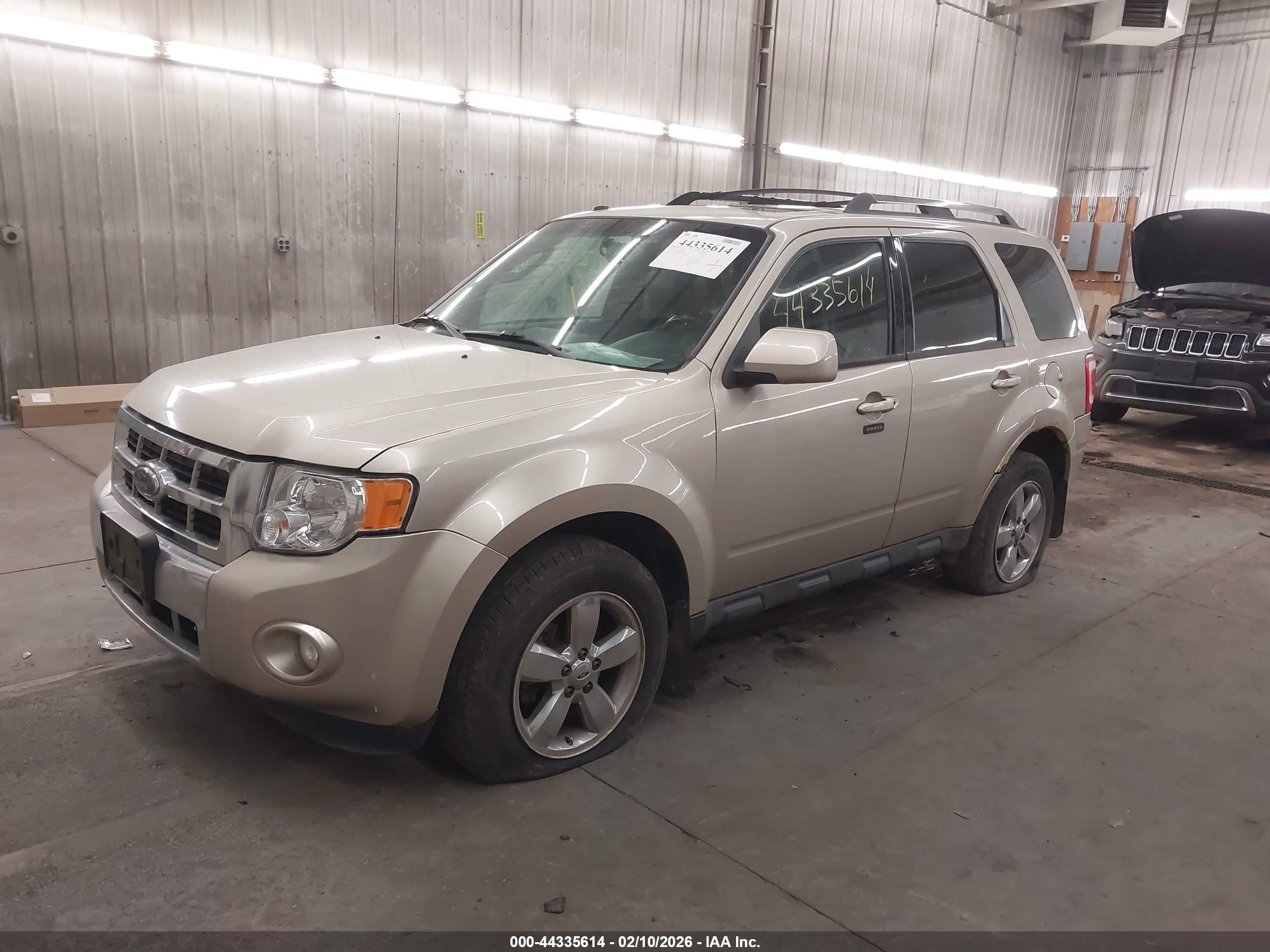 FORD ESCAPE image 2