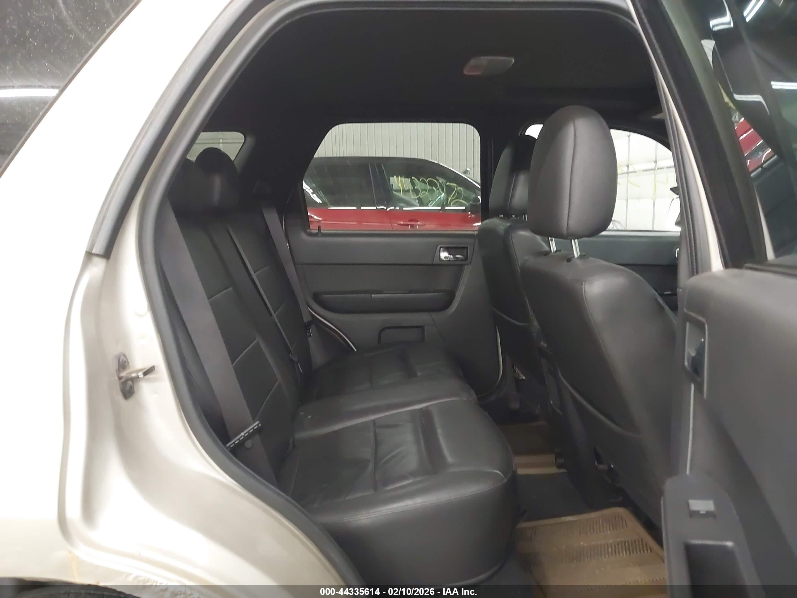FORD ESCAPE image 8