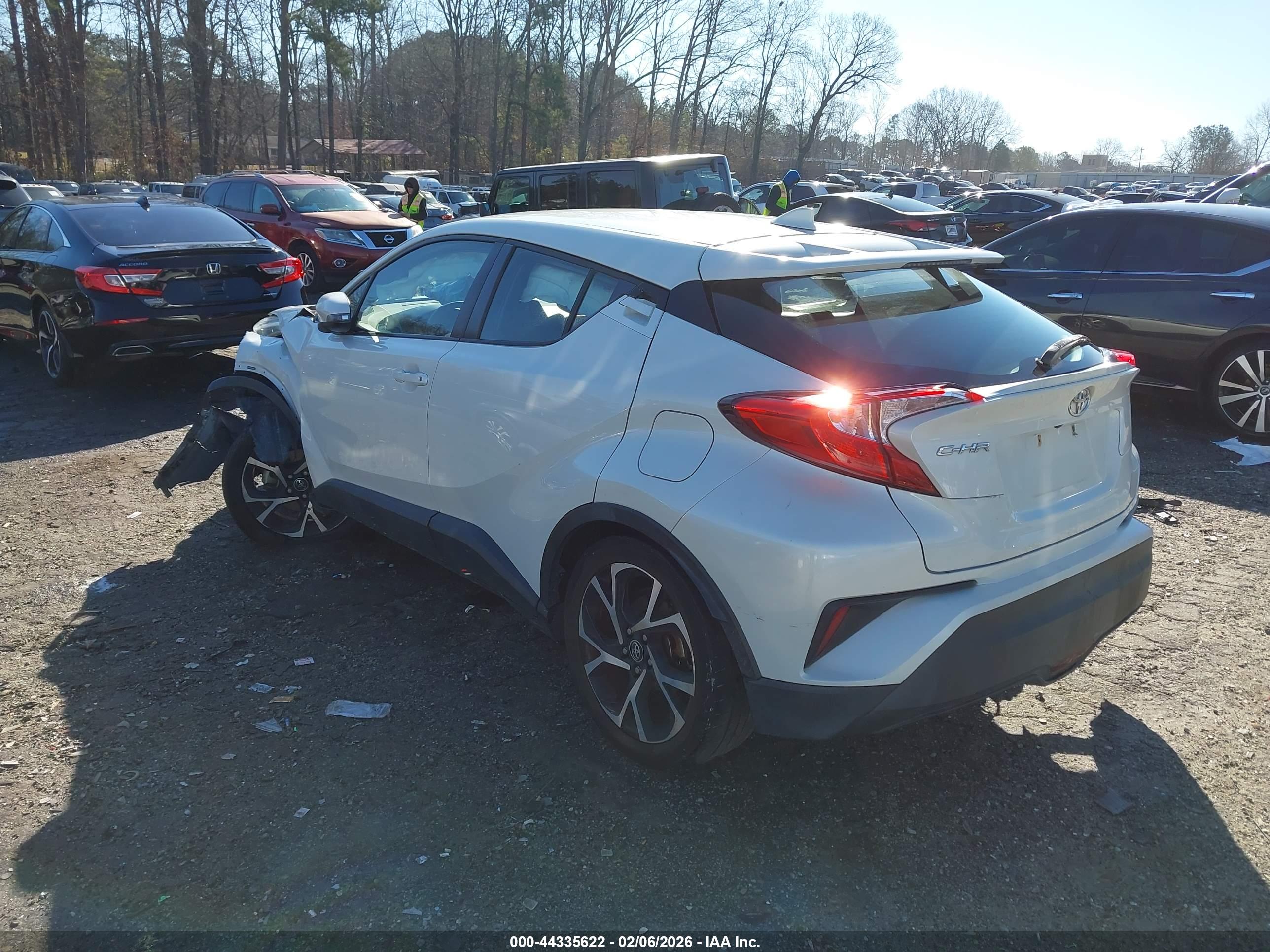 TOYOTA C-HR image 3