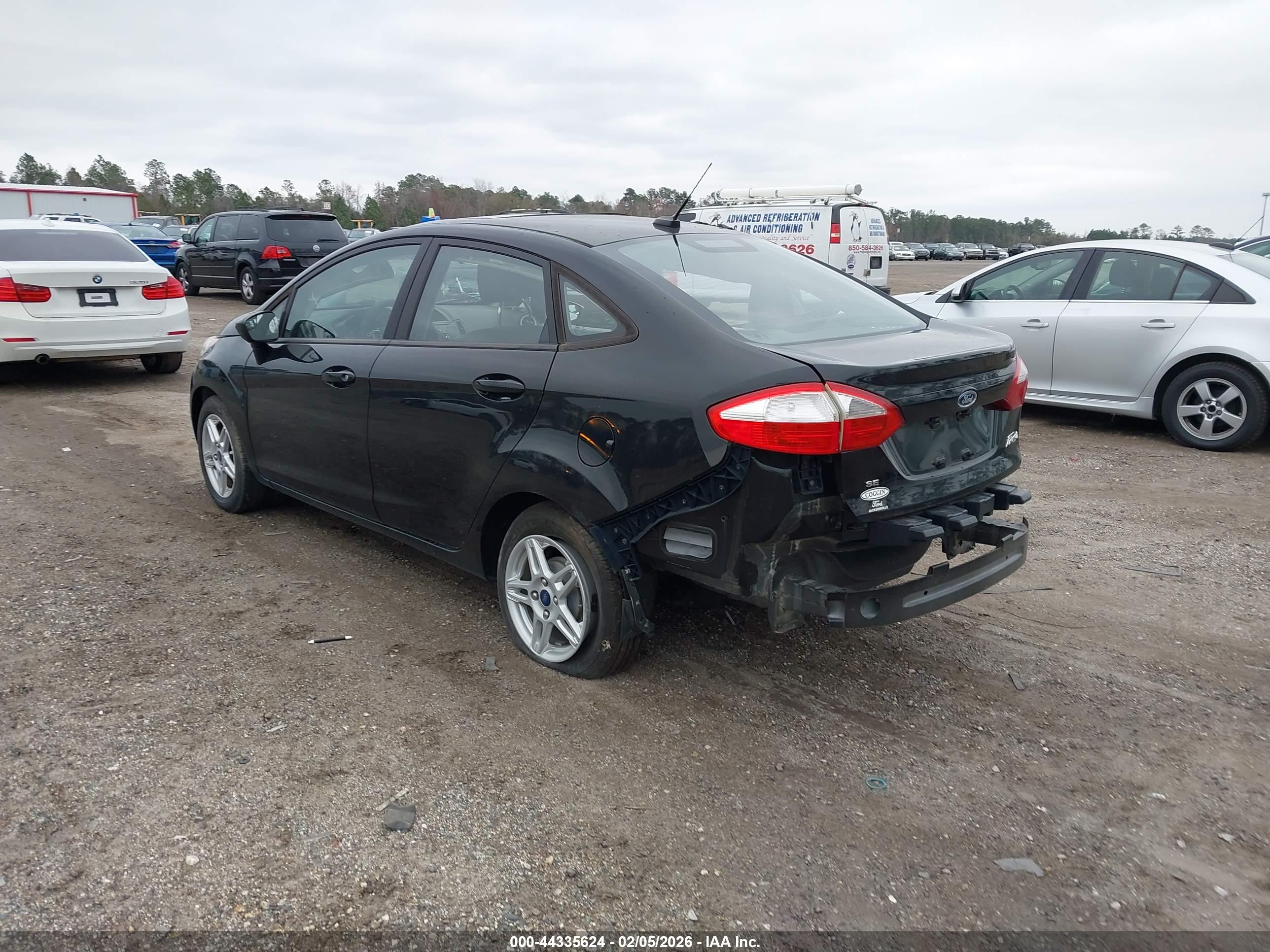 FORD FIESTA image 3