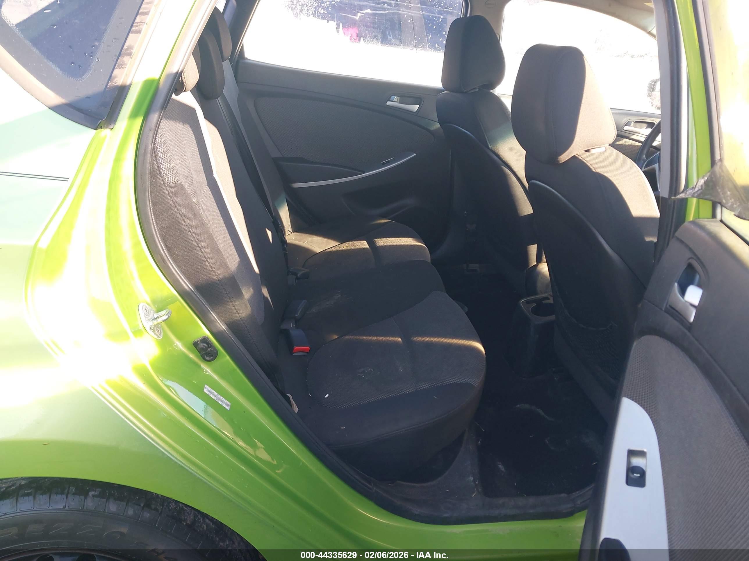 HYUNDAI ACCENT image 8