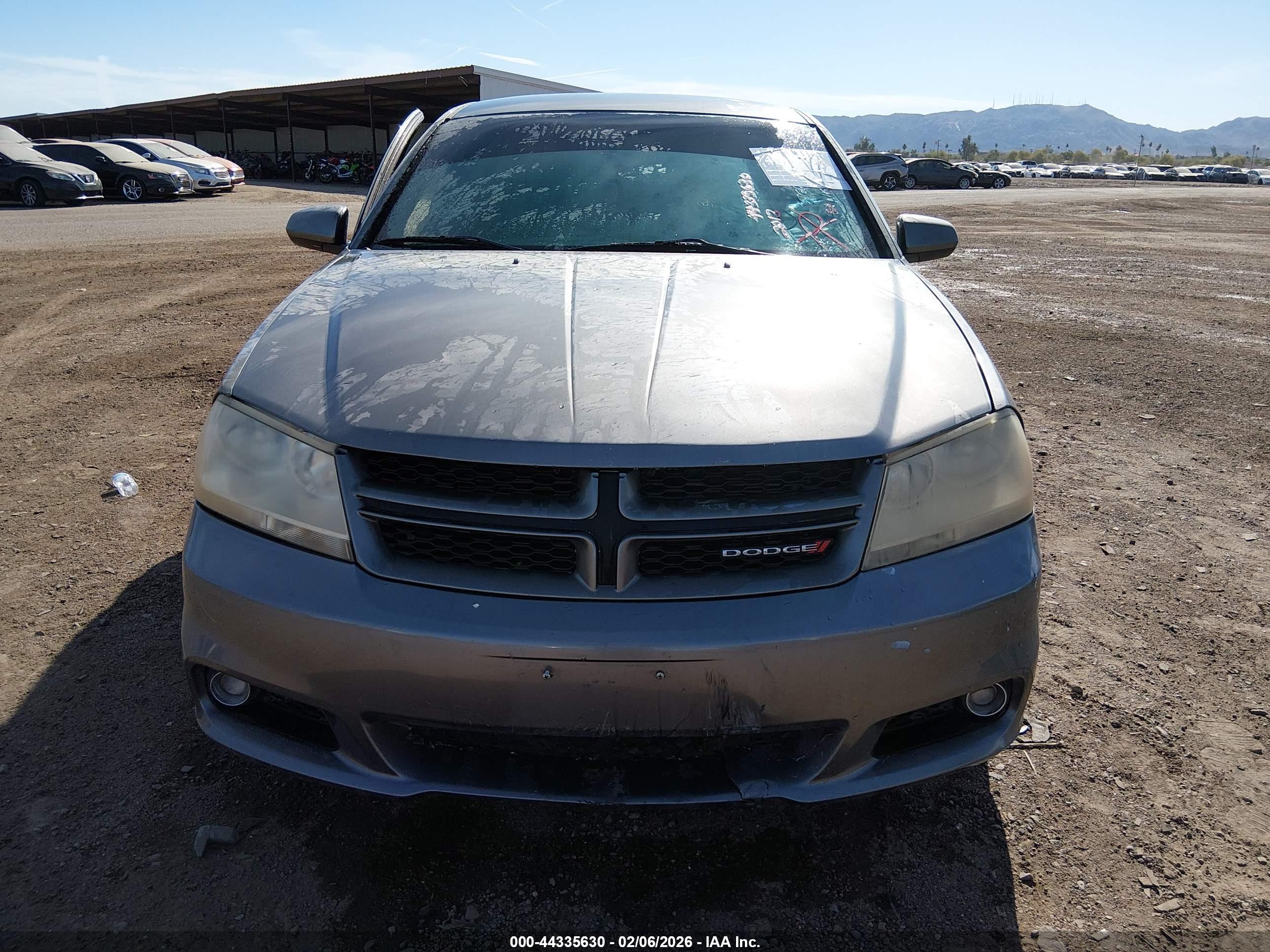 DODGE AVENGER image 6