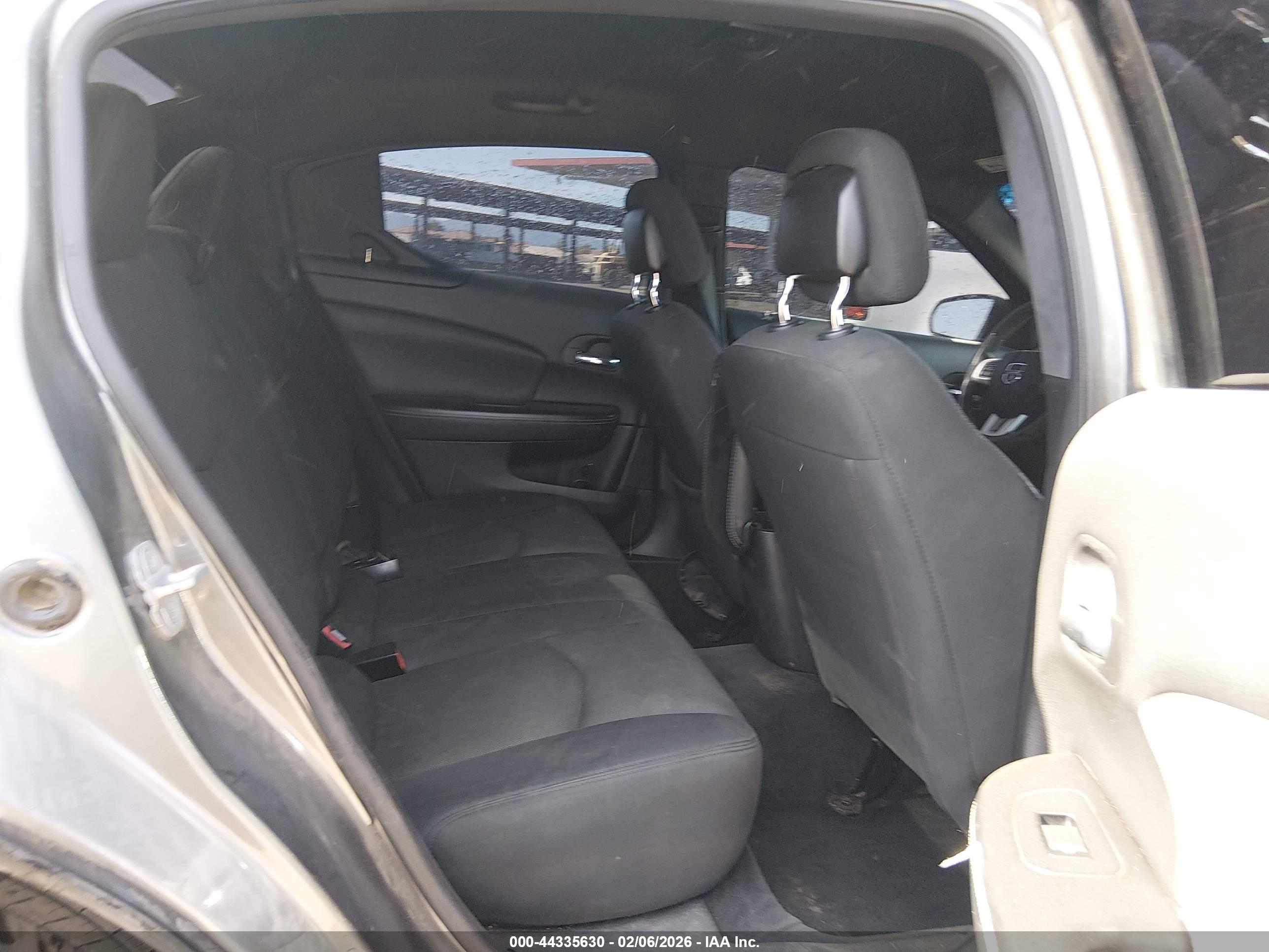 DODGE AVENGER image 8