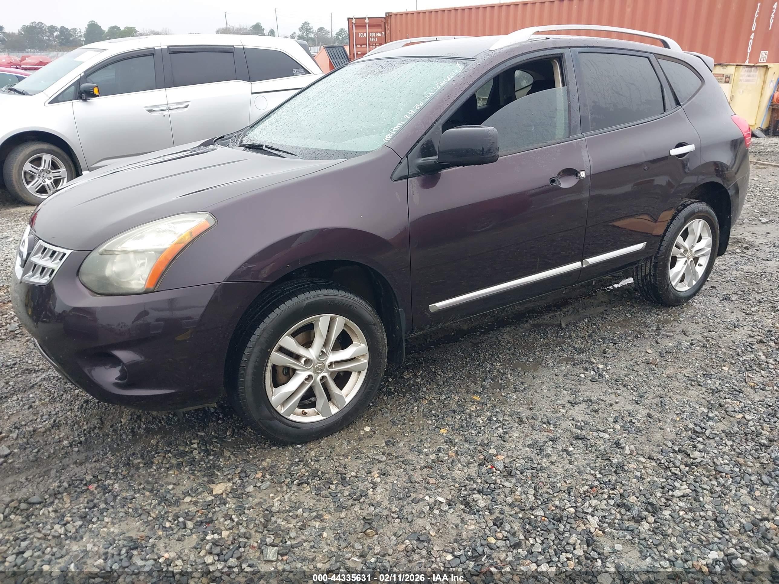 NISSAN ROGUE image 2