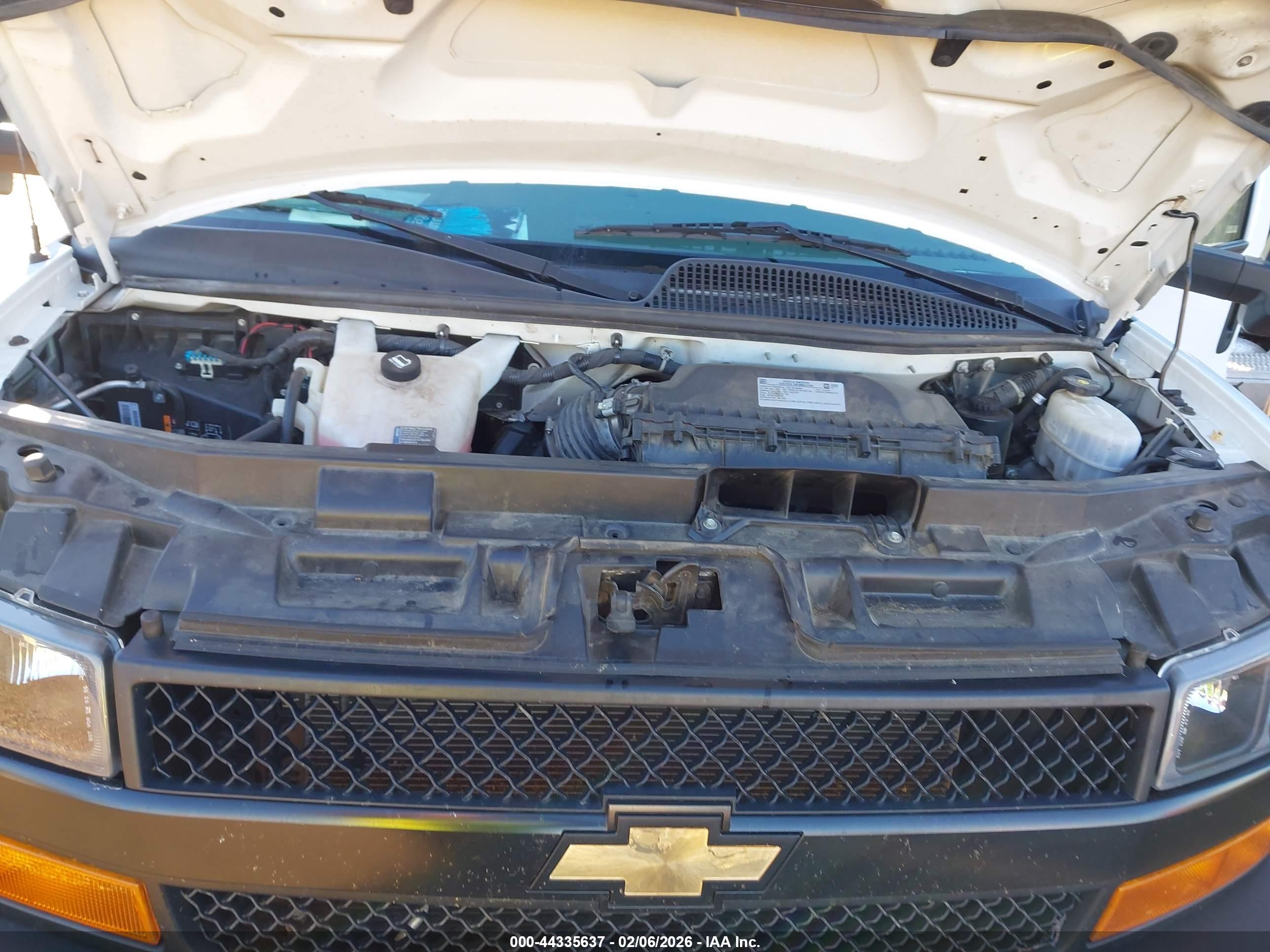 CHEVROLET EXPRESS image 10