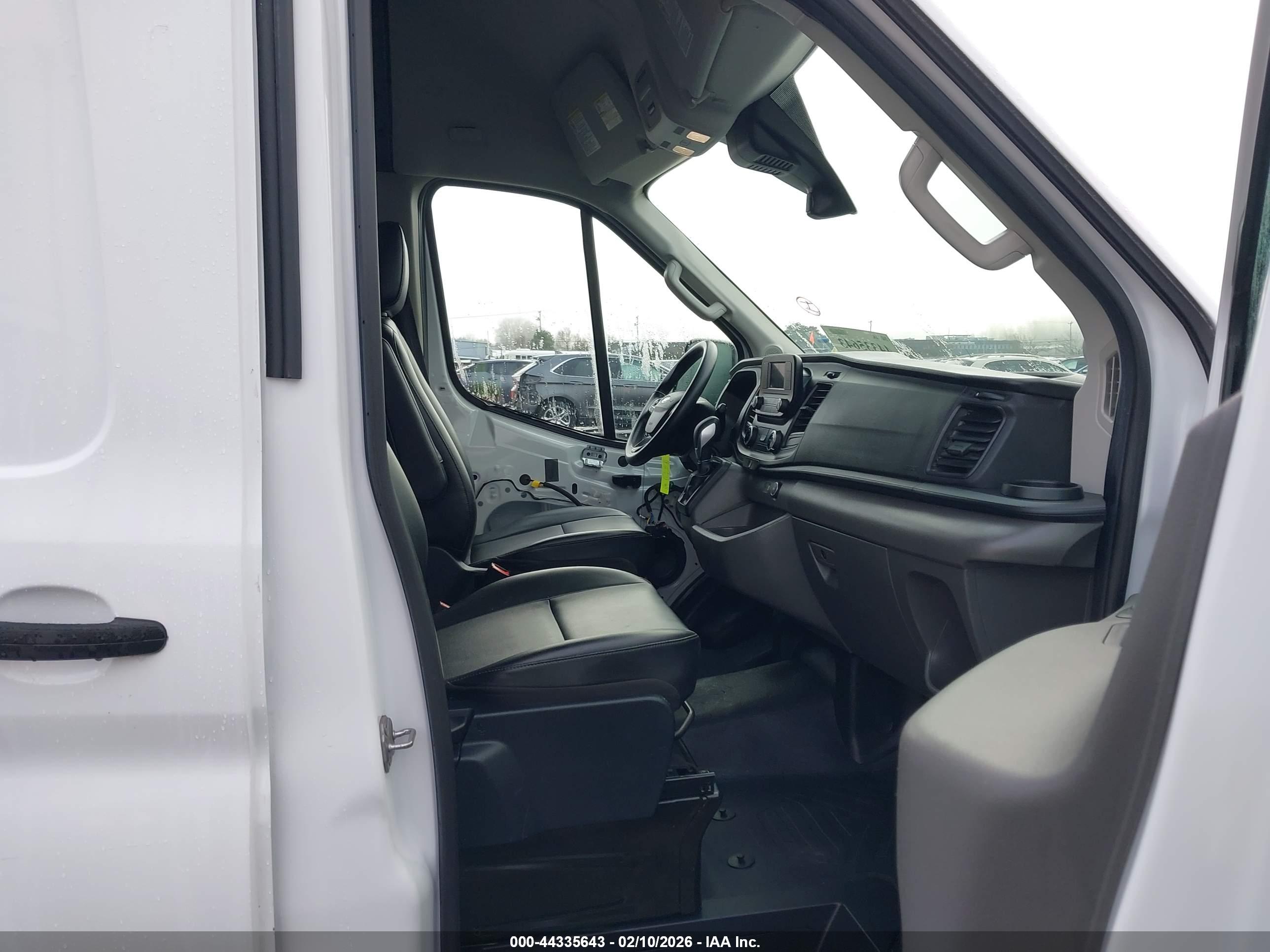 FORD TRANSIT-250 image 5