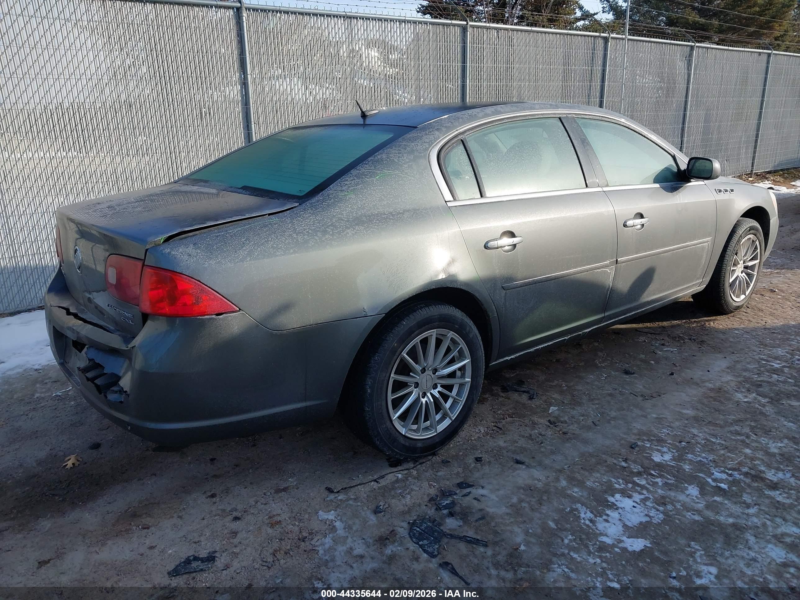 BUICK LUCERNE image 4