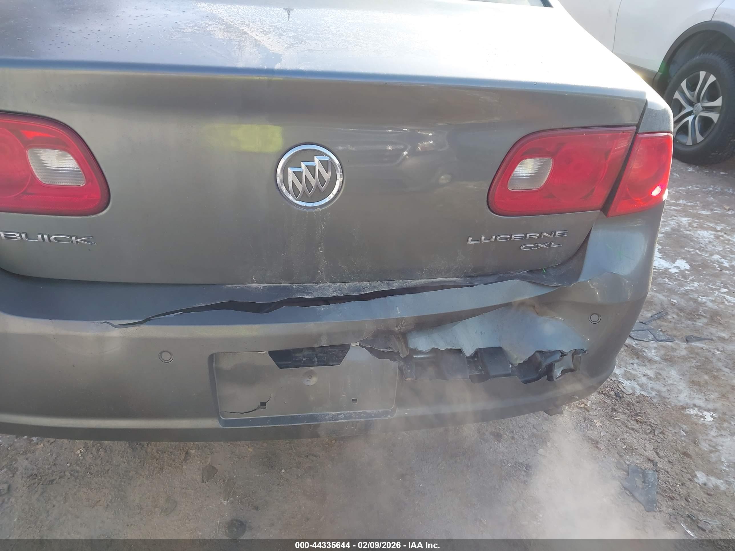 BUICK LUCERNE image 6