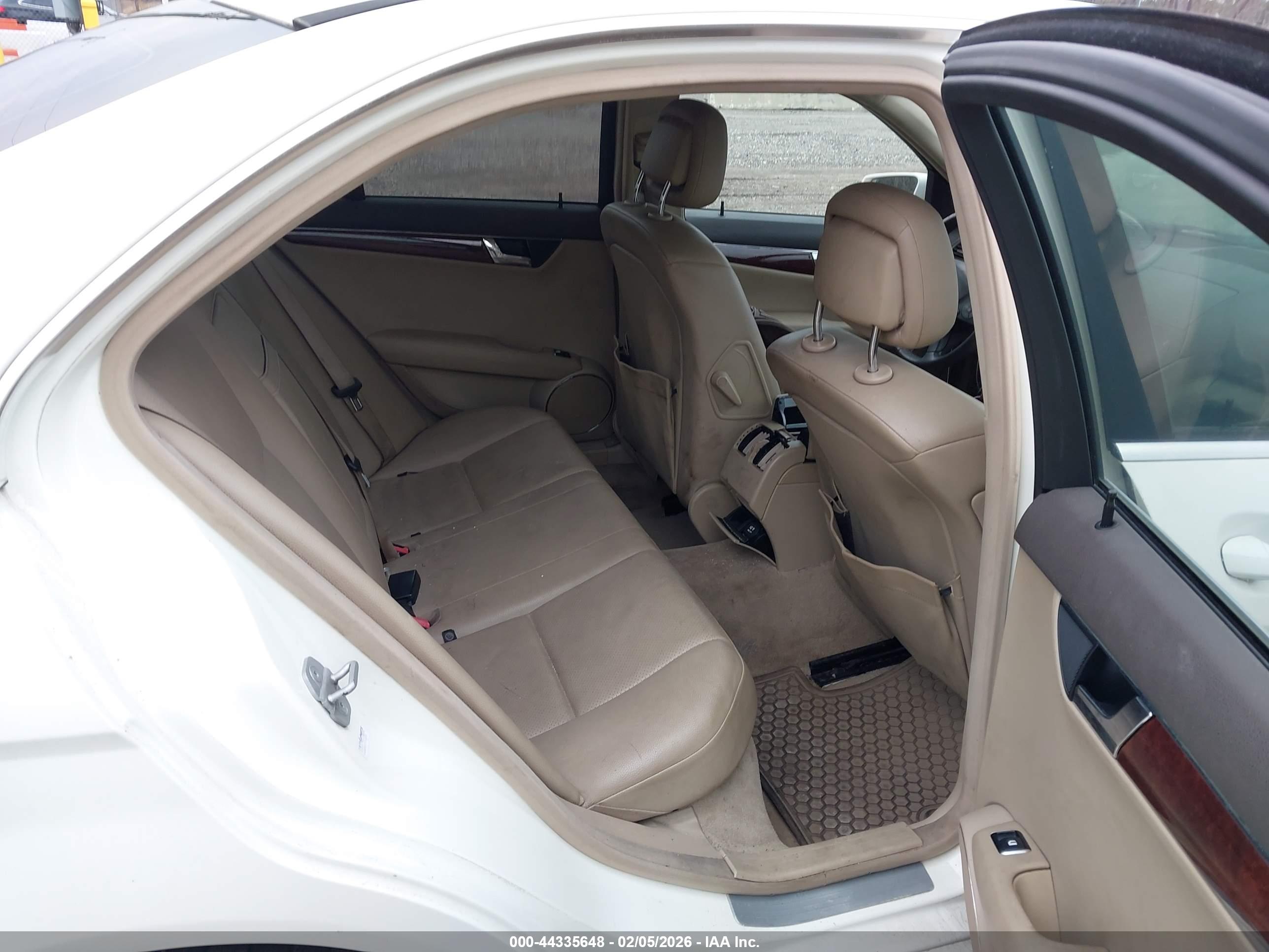 MERCEDES-BENZ C image 8