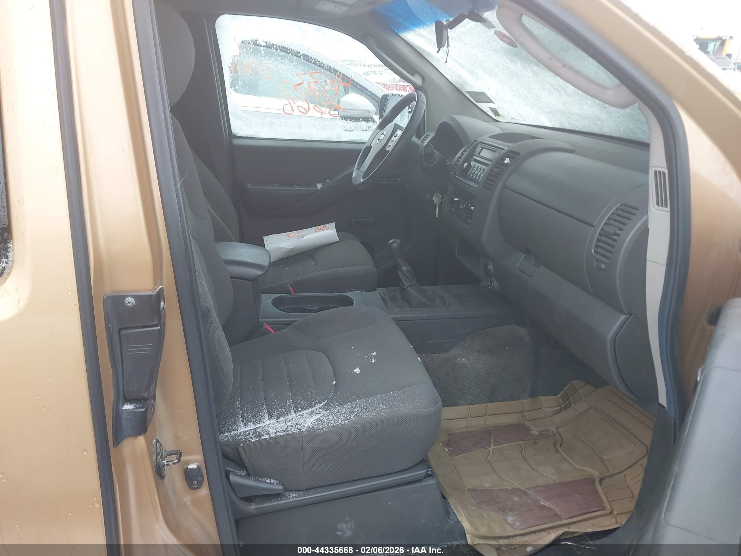 NISSAN FRONTIER image 5