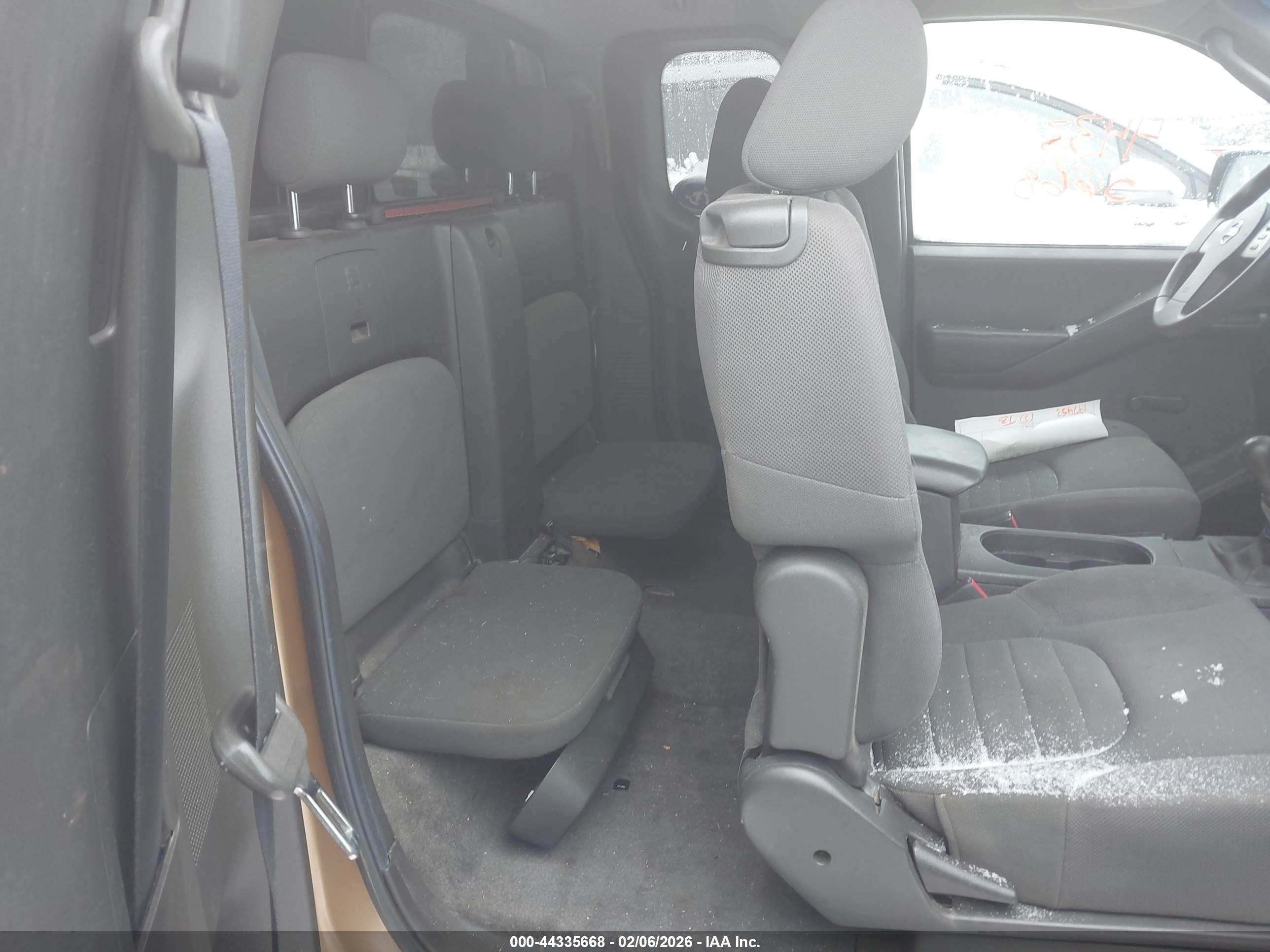 NISSAN FRONTIER image 8