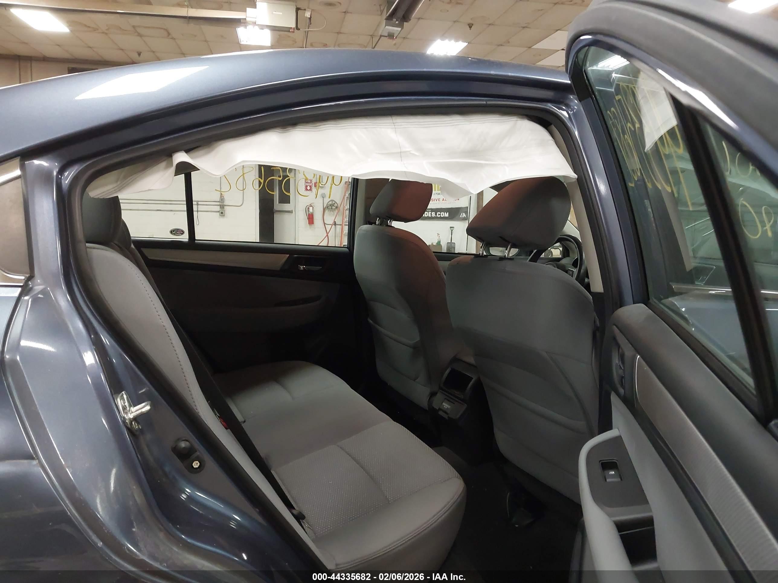 SUBARU LEGACY image 8