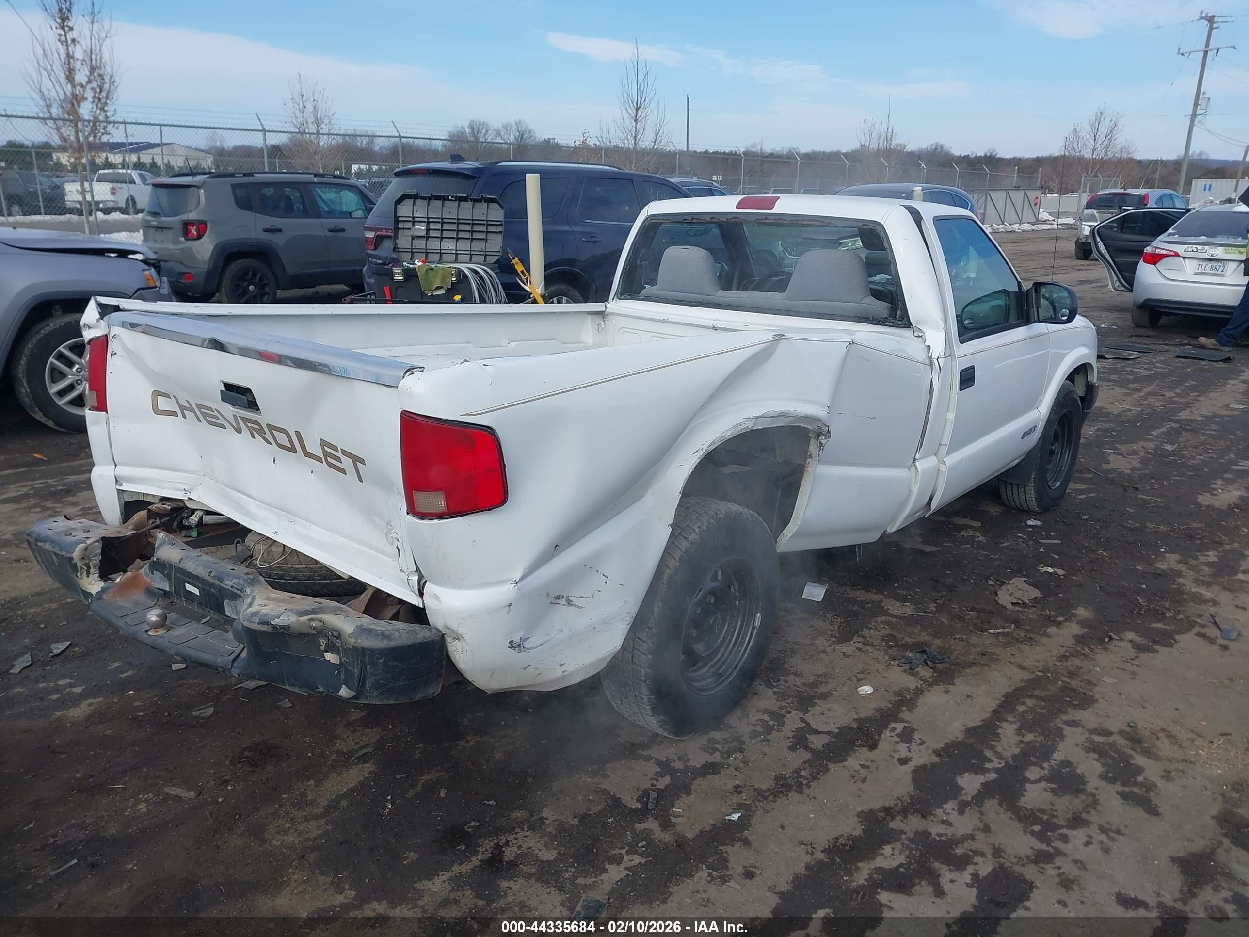 CHEVROLET S-10 image 4