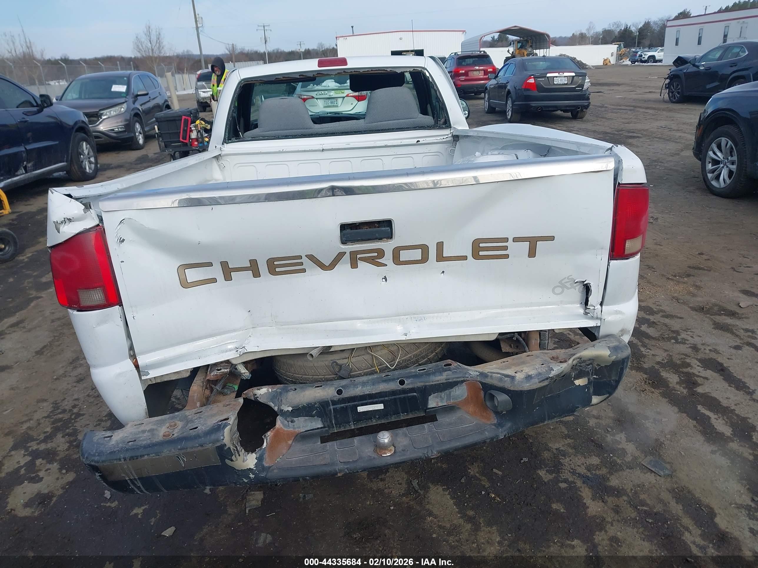 CHEVROLET S-10 image 6