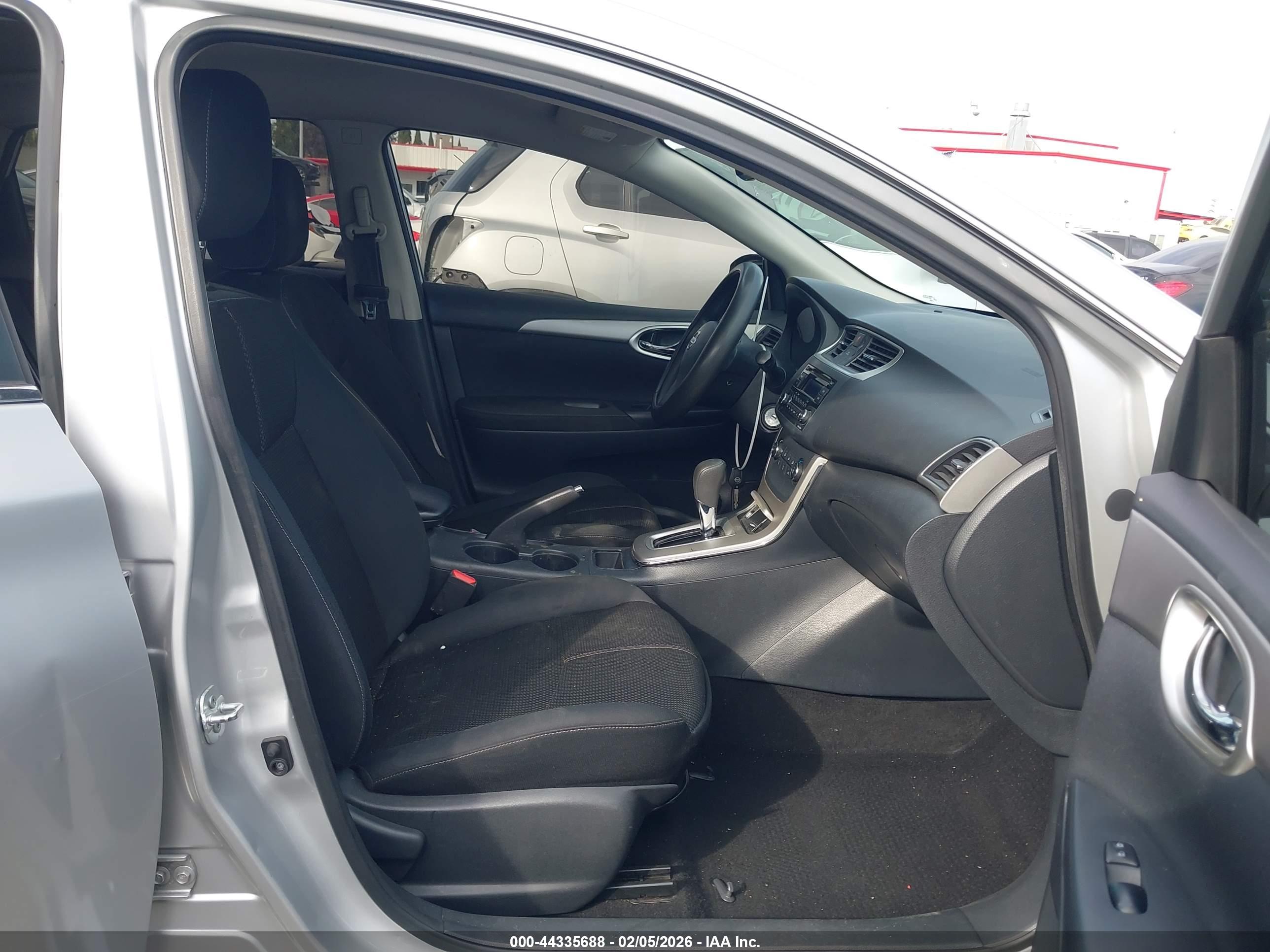 NISSAN SENTRA image 5