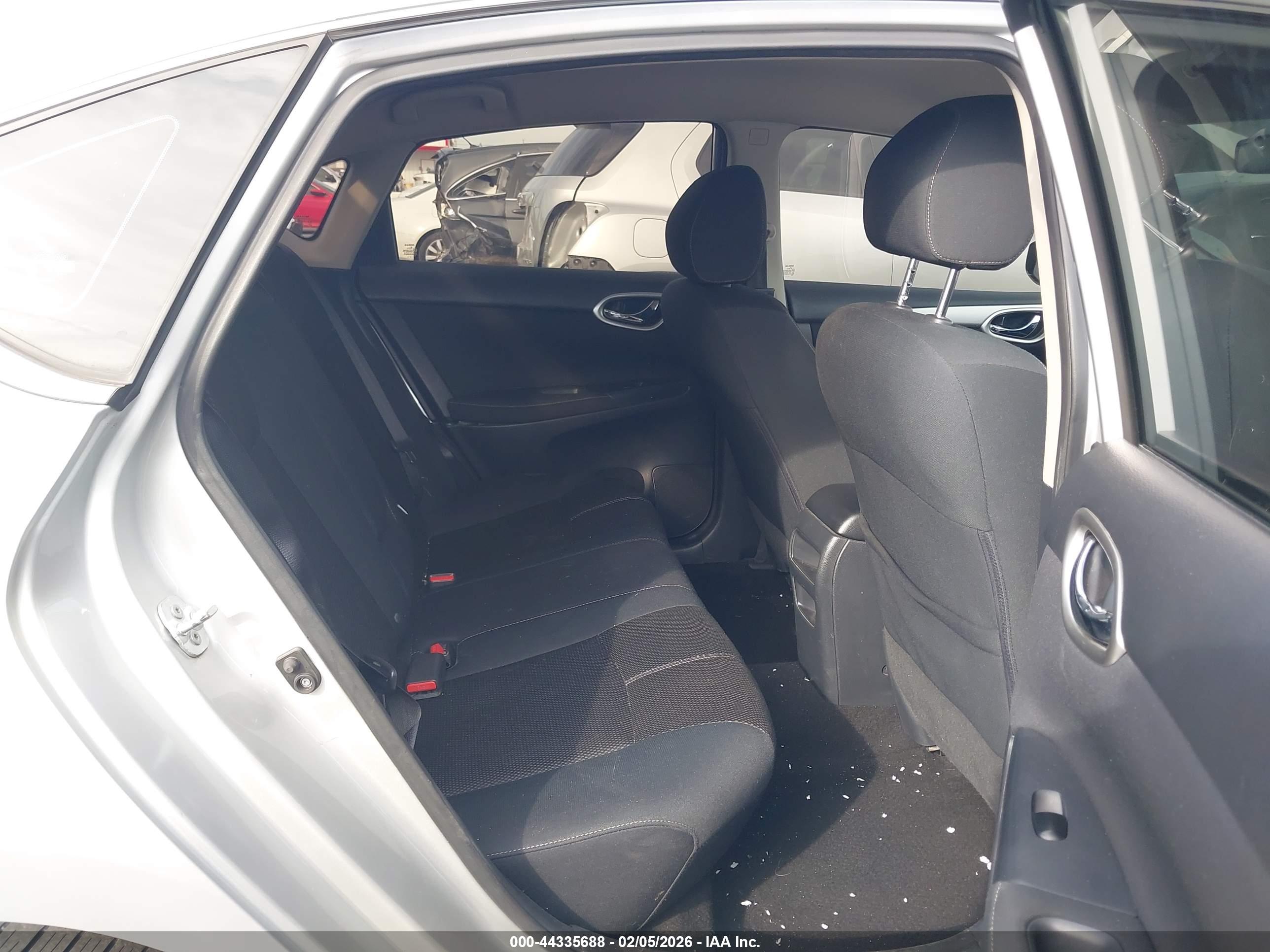 NISSAN SENTRA image 8