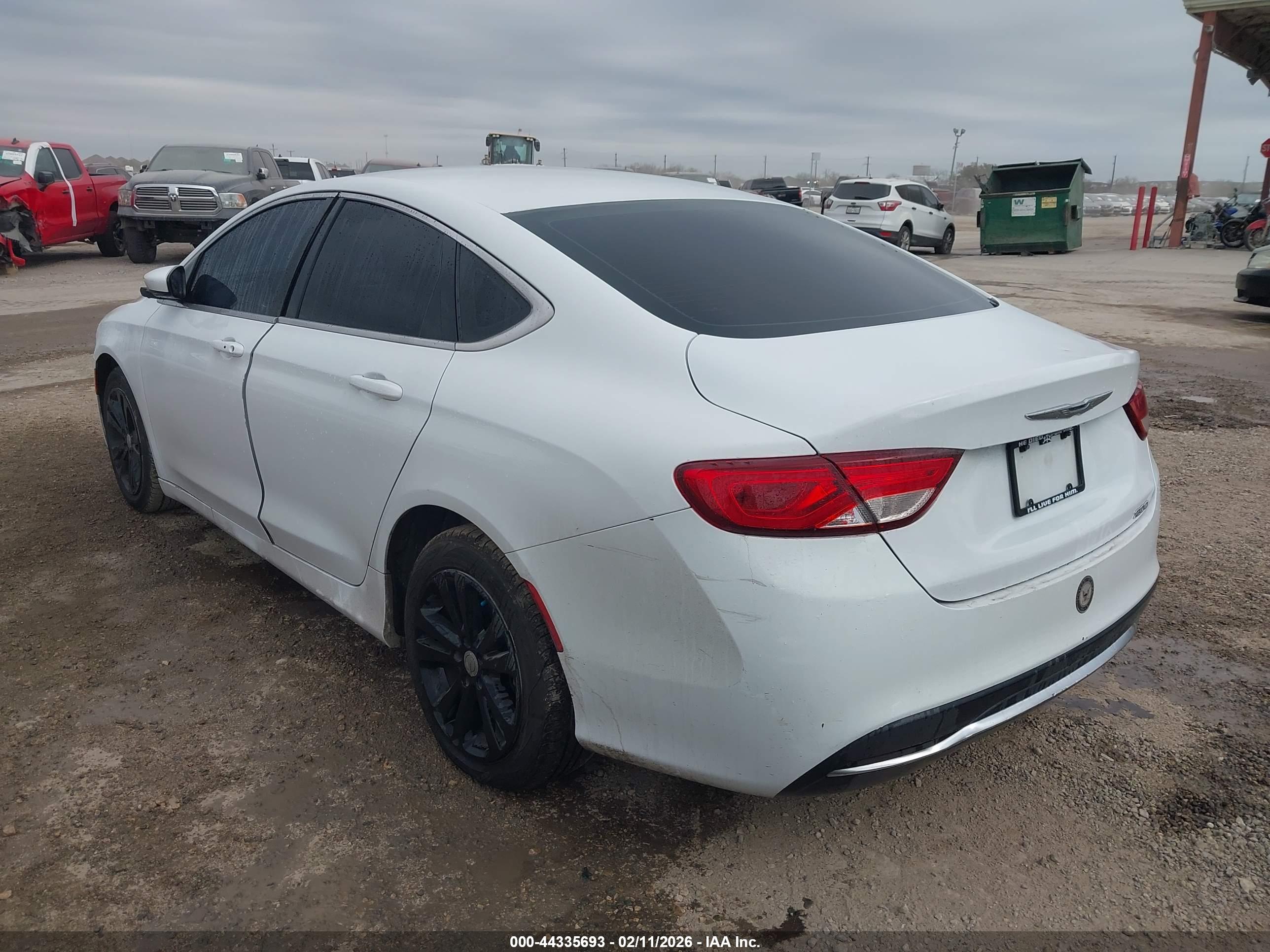 CHRYSLER 200 image 3