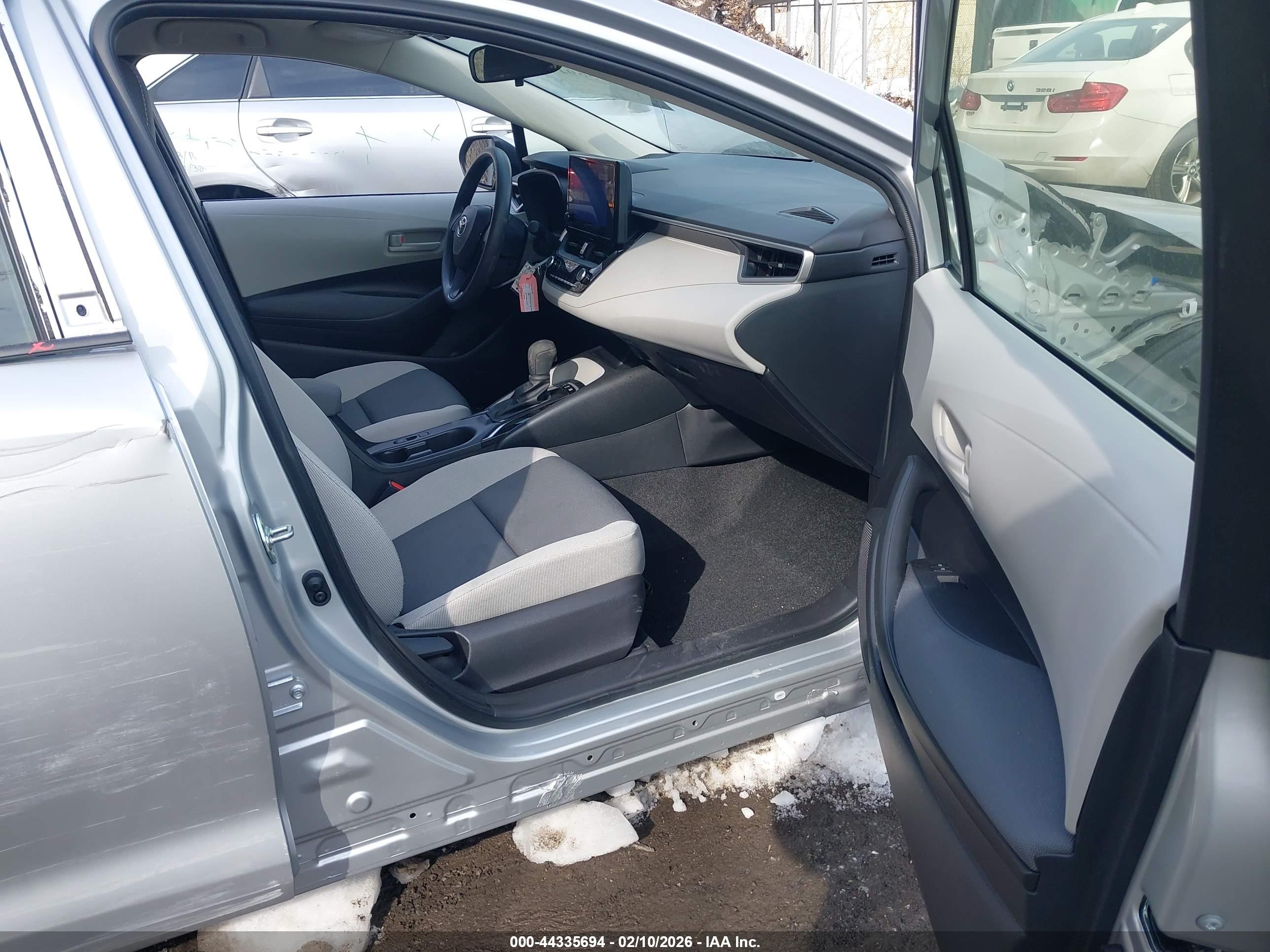TOYOTA COROLLA image 5
