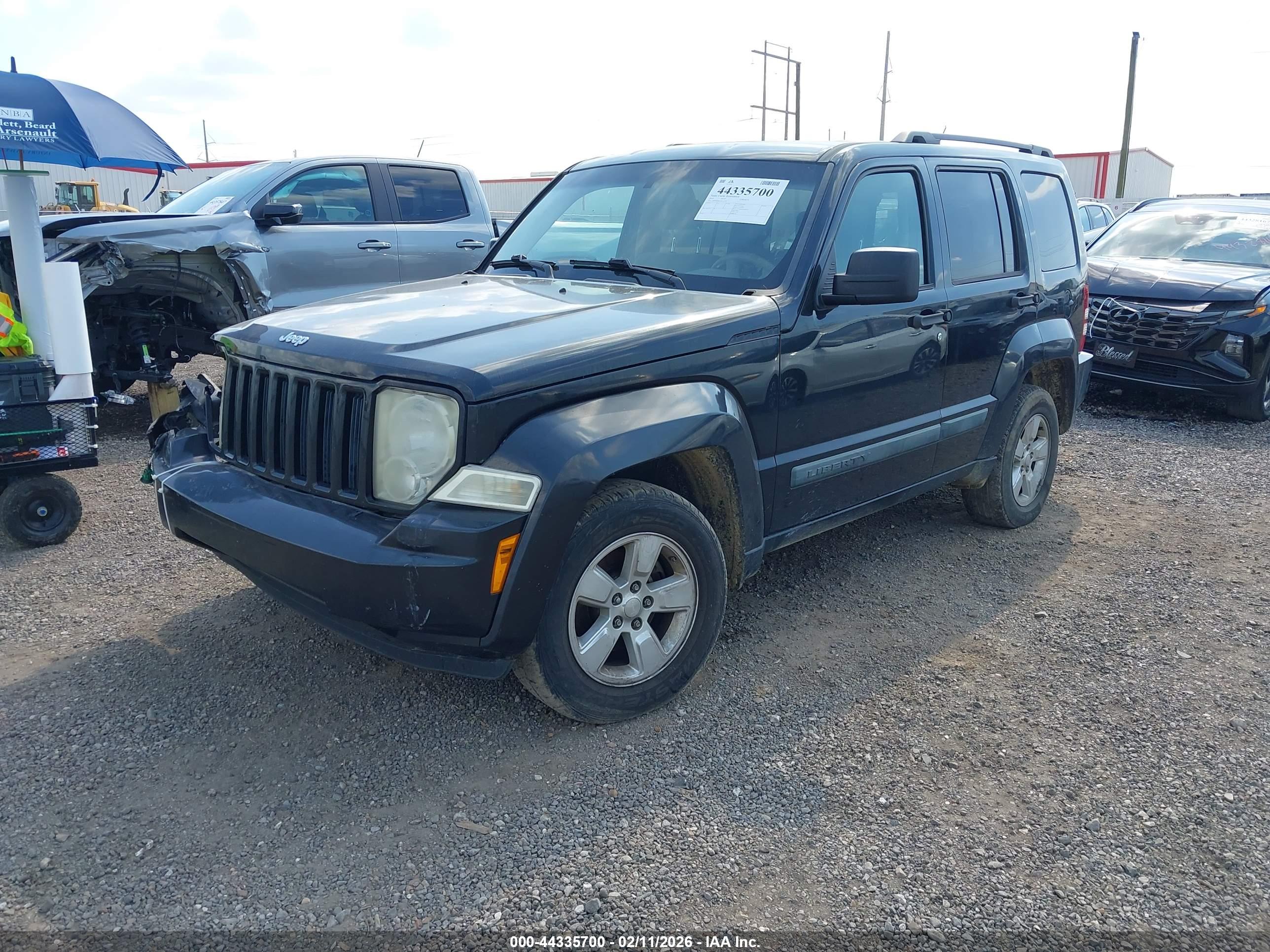 JEEP LIBERTY image 2