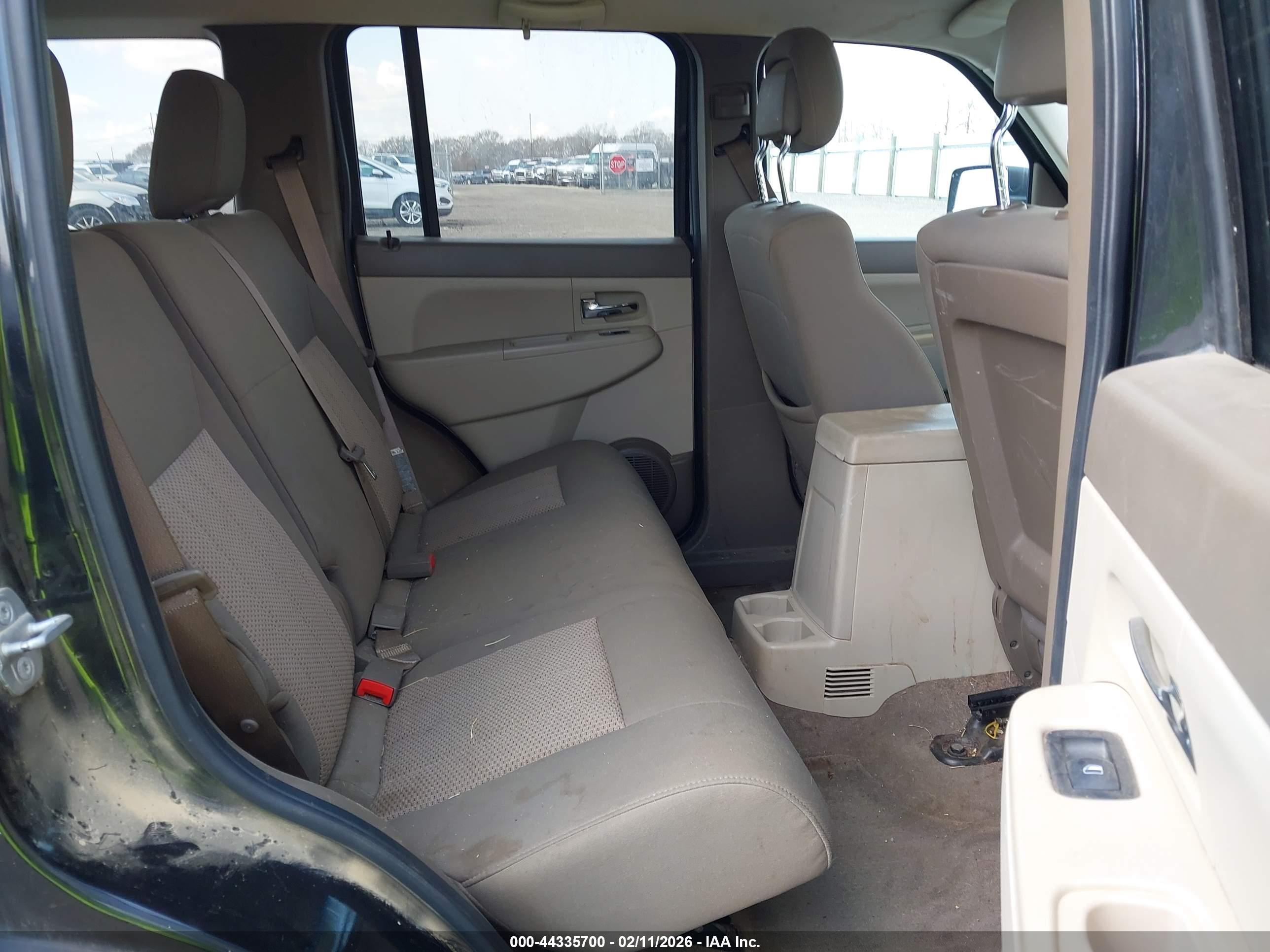 JEEP LIBERTY image 8