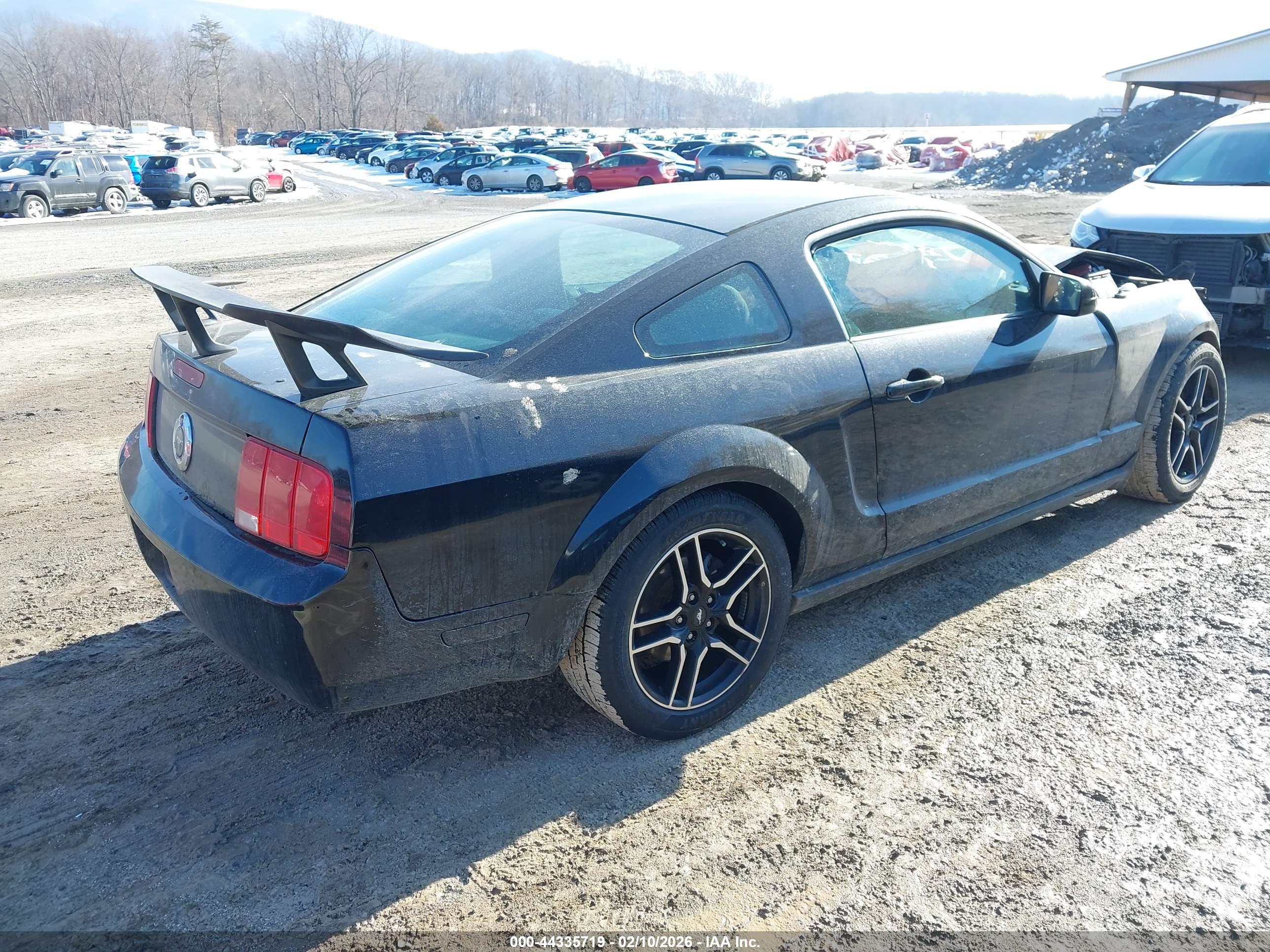 FORD MUSTANG image 4