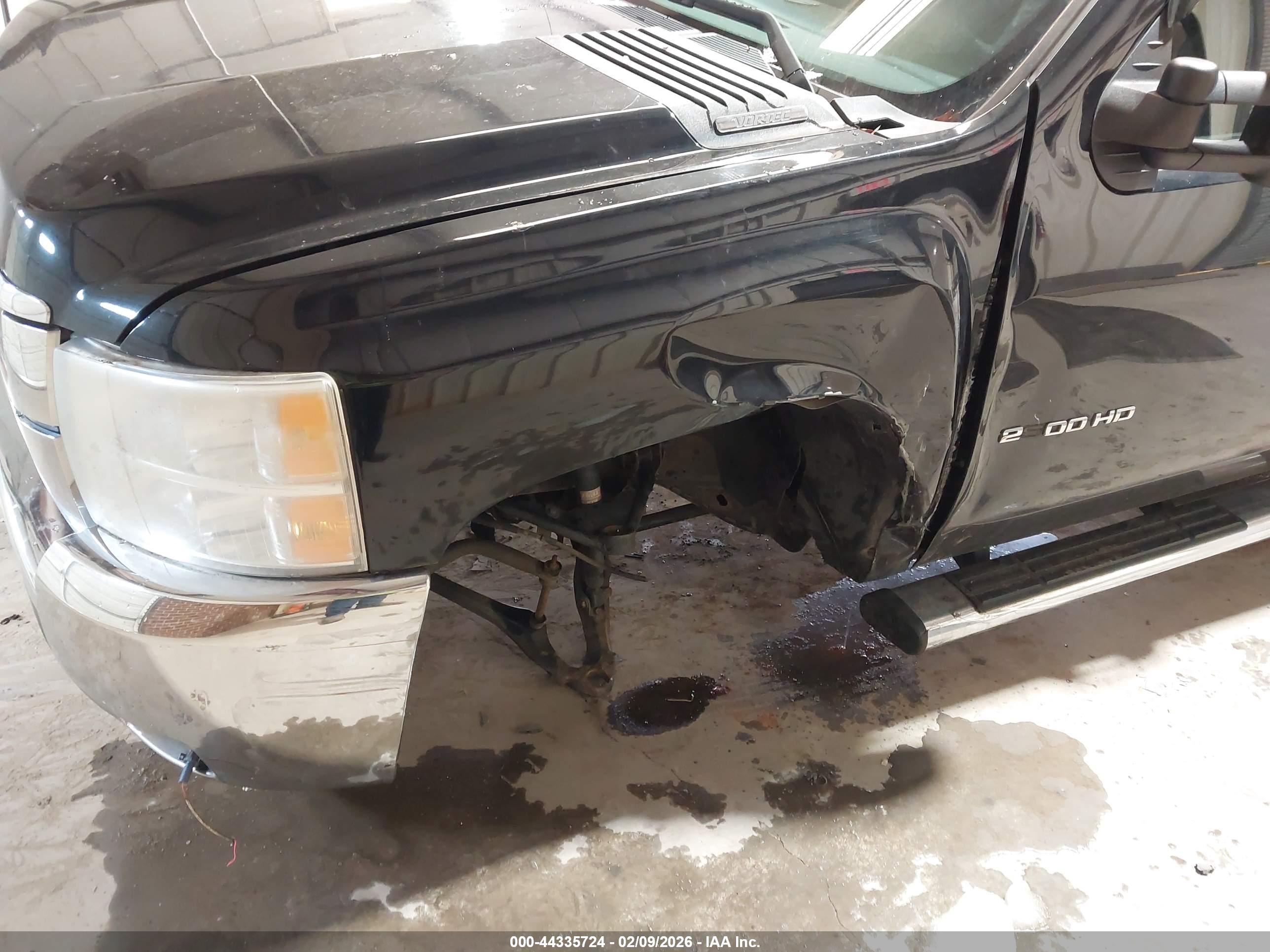 CHEVROLET SILVERADO image 6