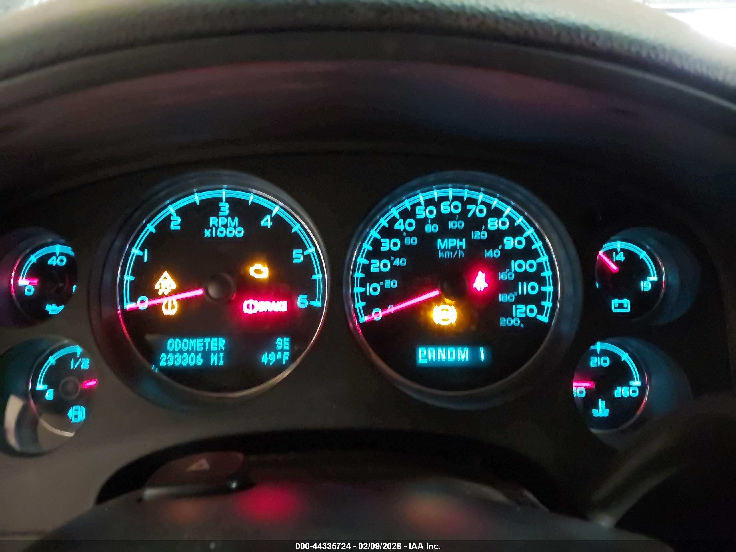 CHEVROLET SILVERADO image 7