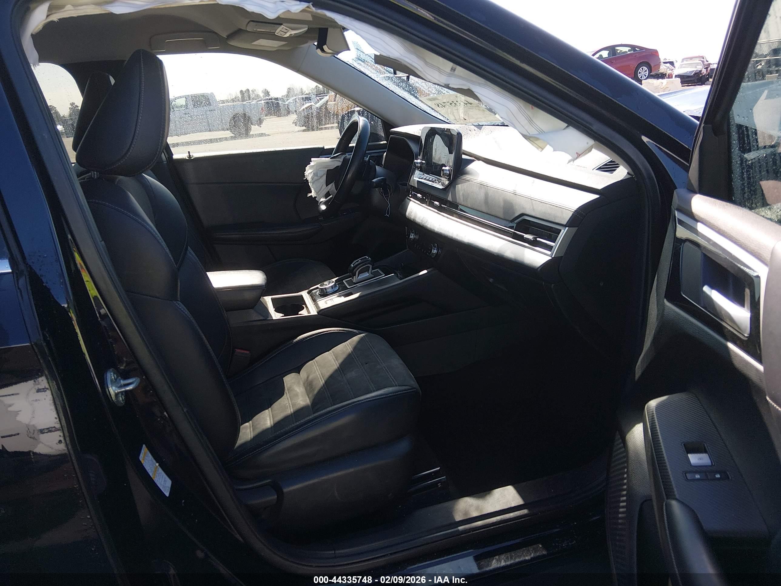 MITSUBISHI OUTLANDER image 5