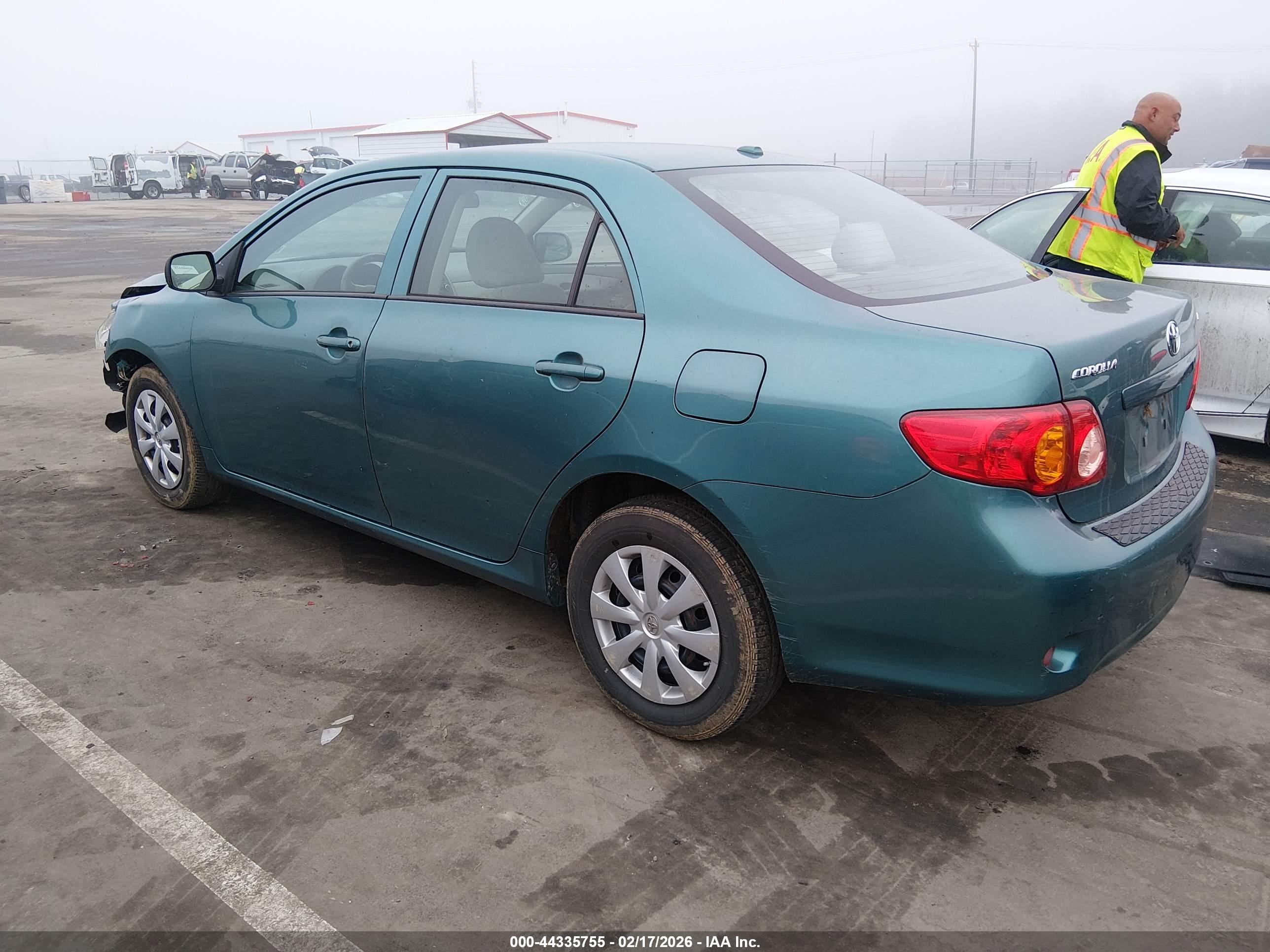 TOYOTA COROLLA image 3