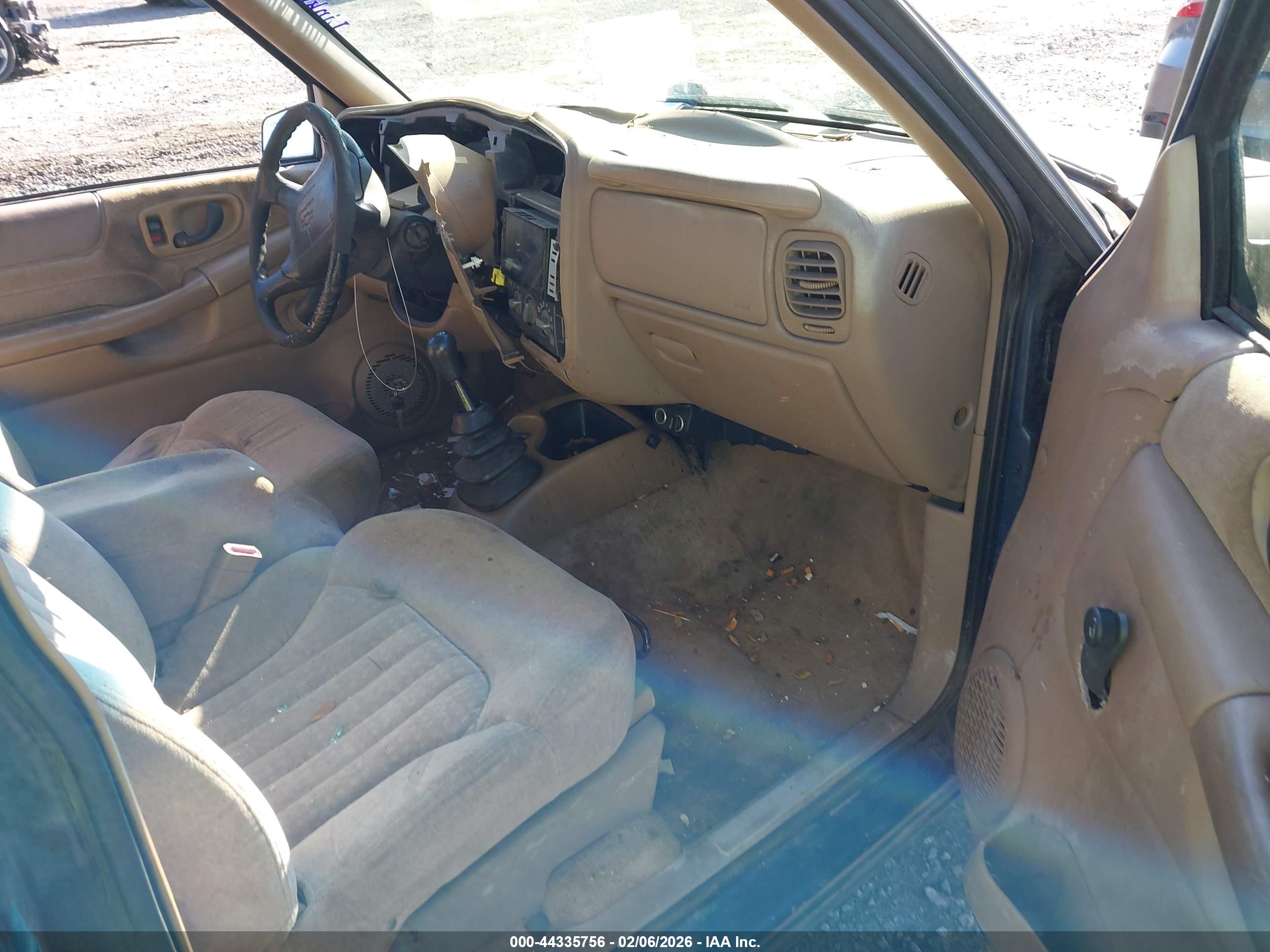 CHEVROLET S-10 image 8