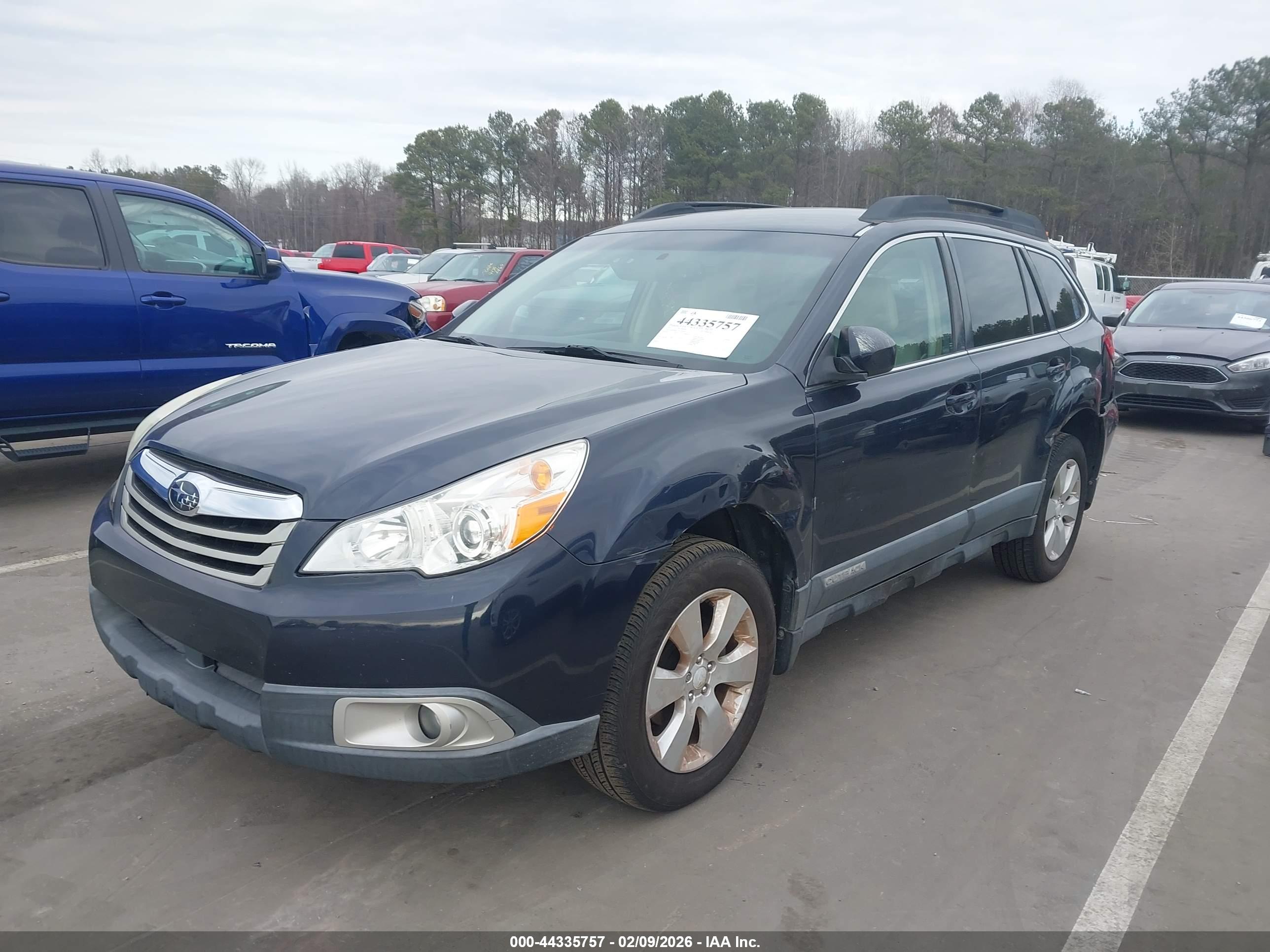 SUBARU OUTBACK image 2