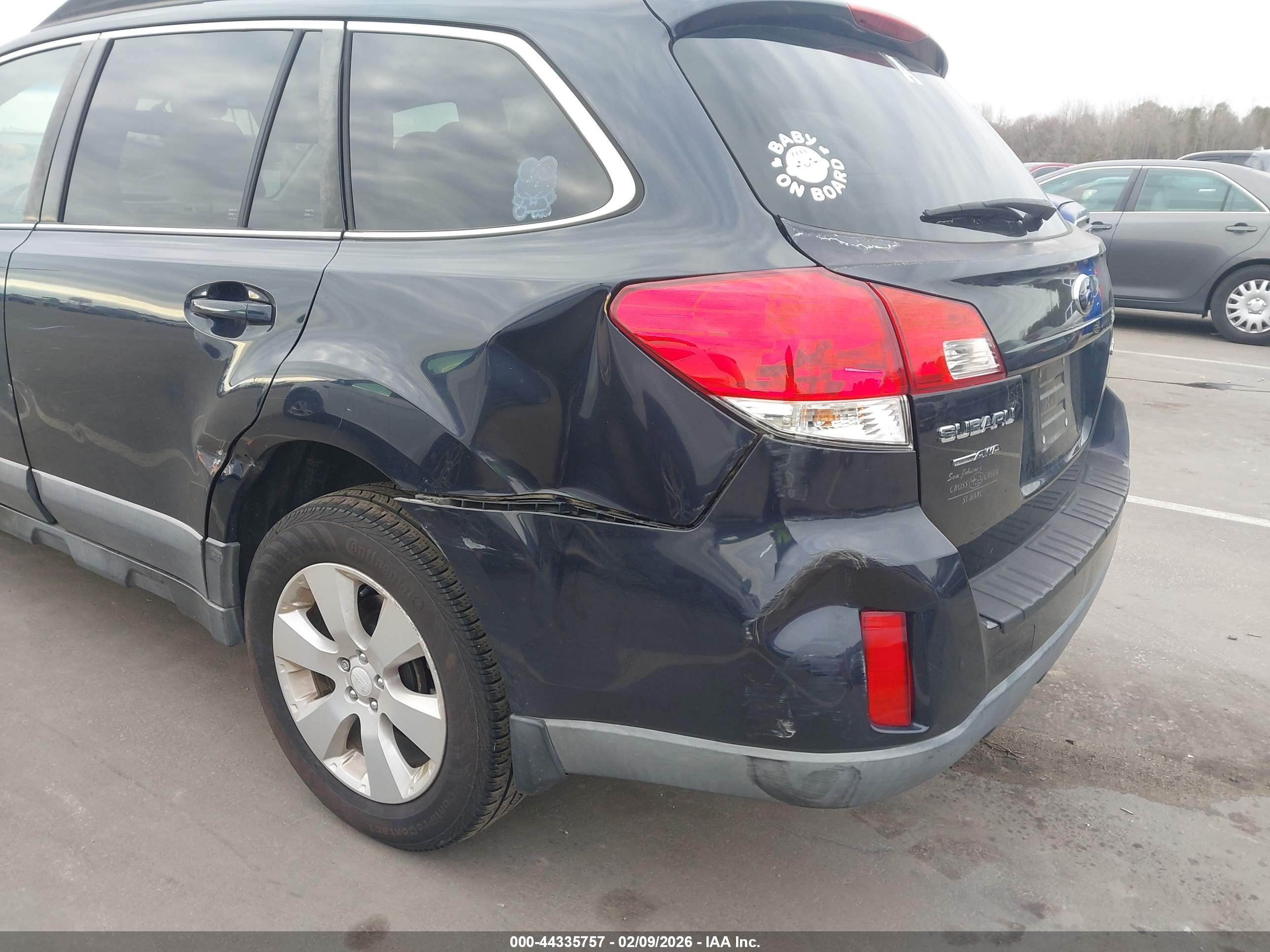 SUBARU OUTBACK image 6