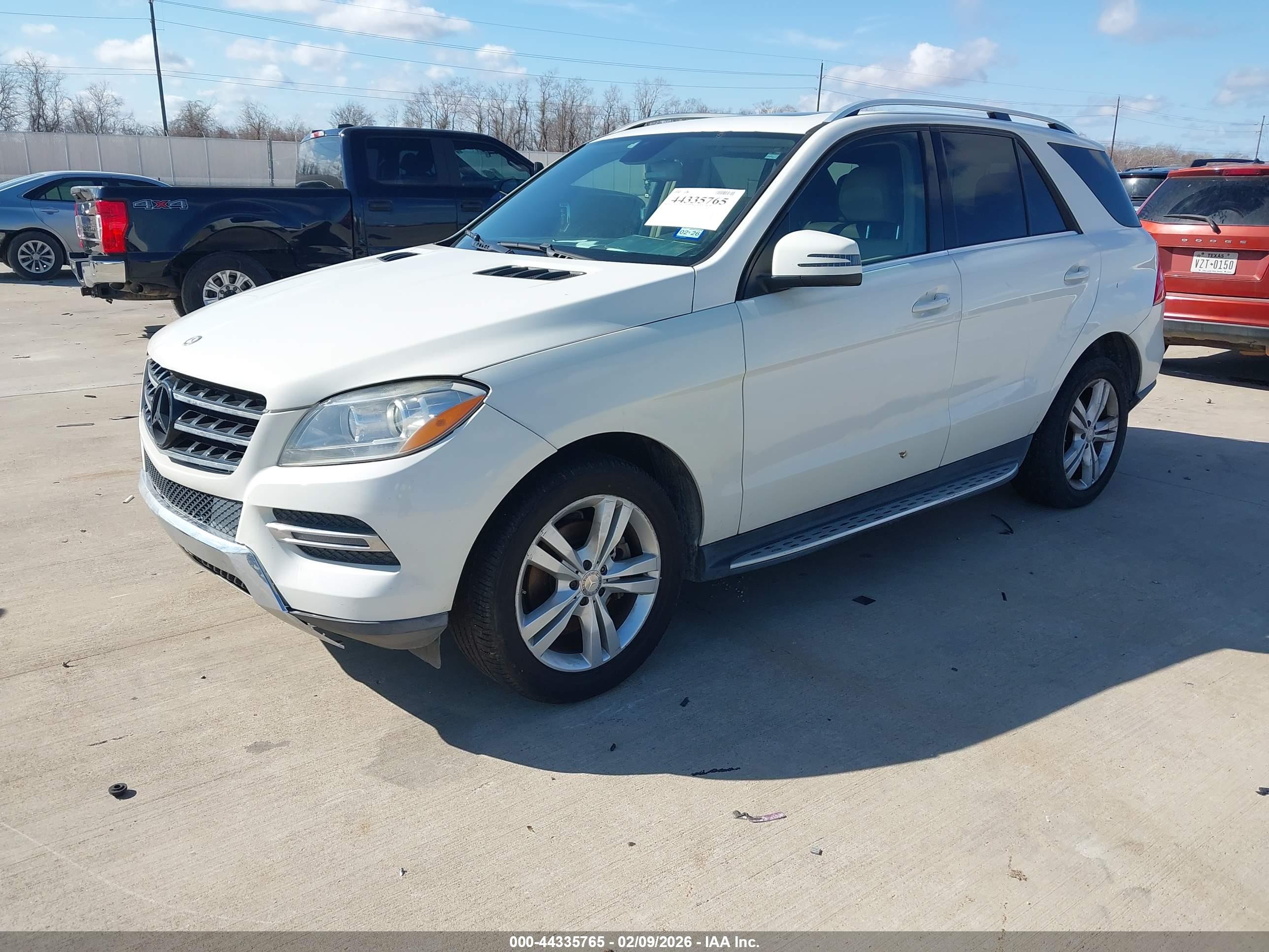 MERCEDES-BENZ ML image 2