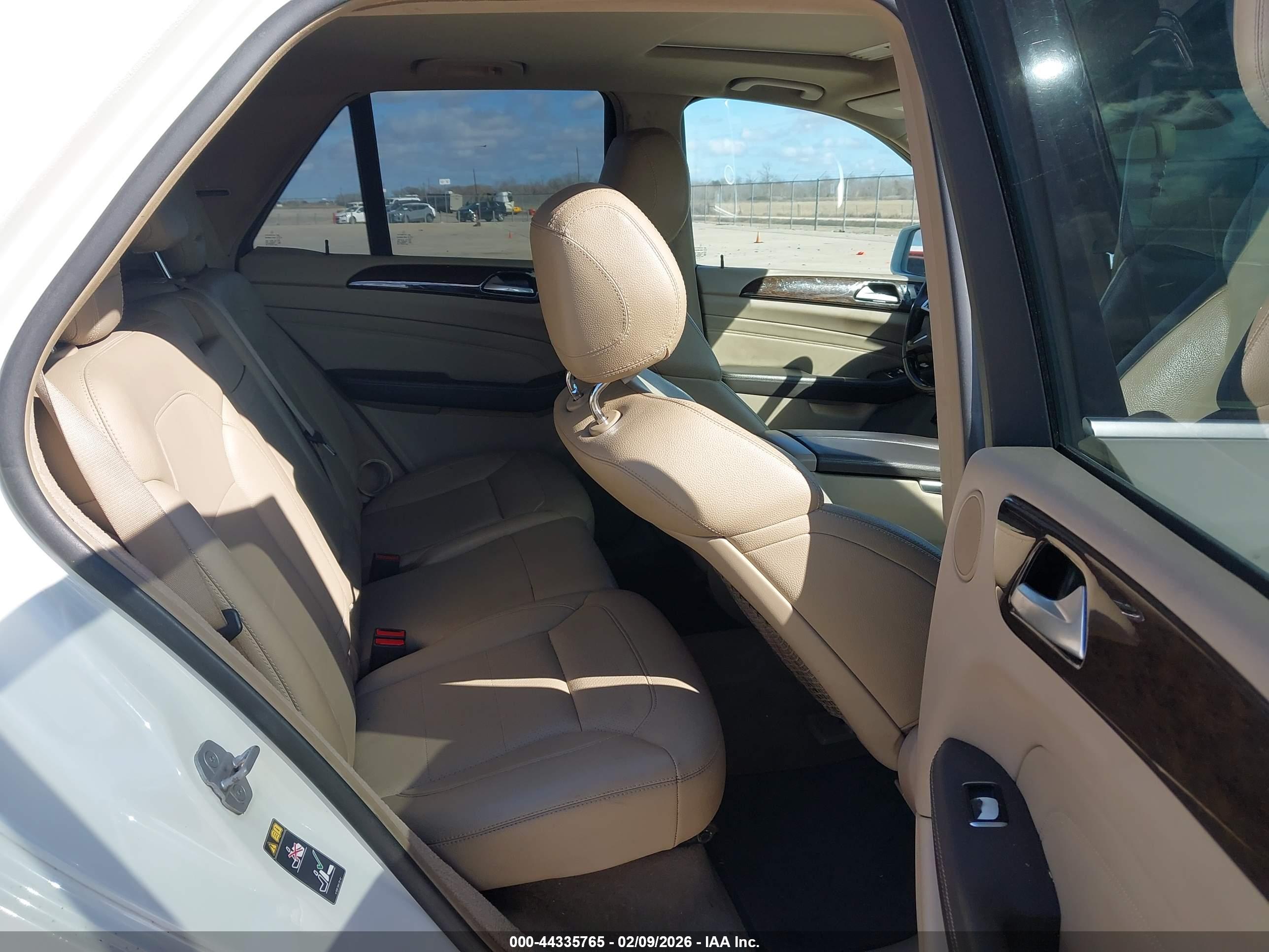 MERCEDES-BENZ ML image 8