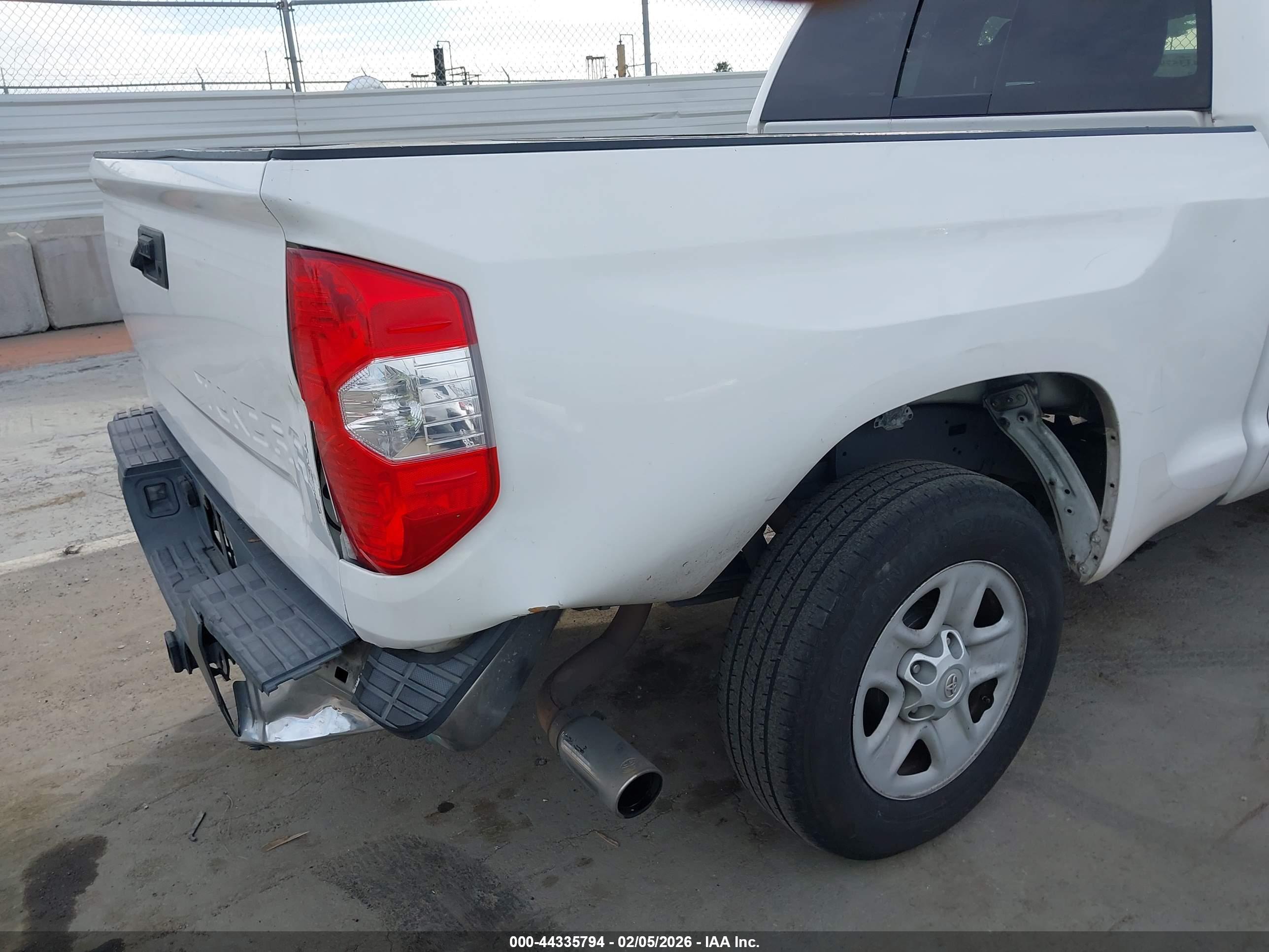TOYOTA TUNDRA image 6