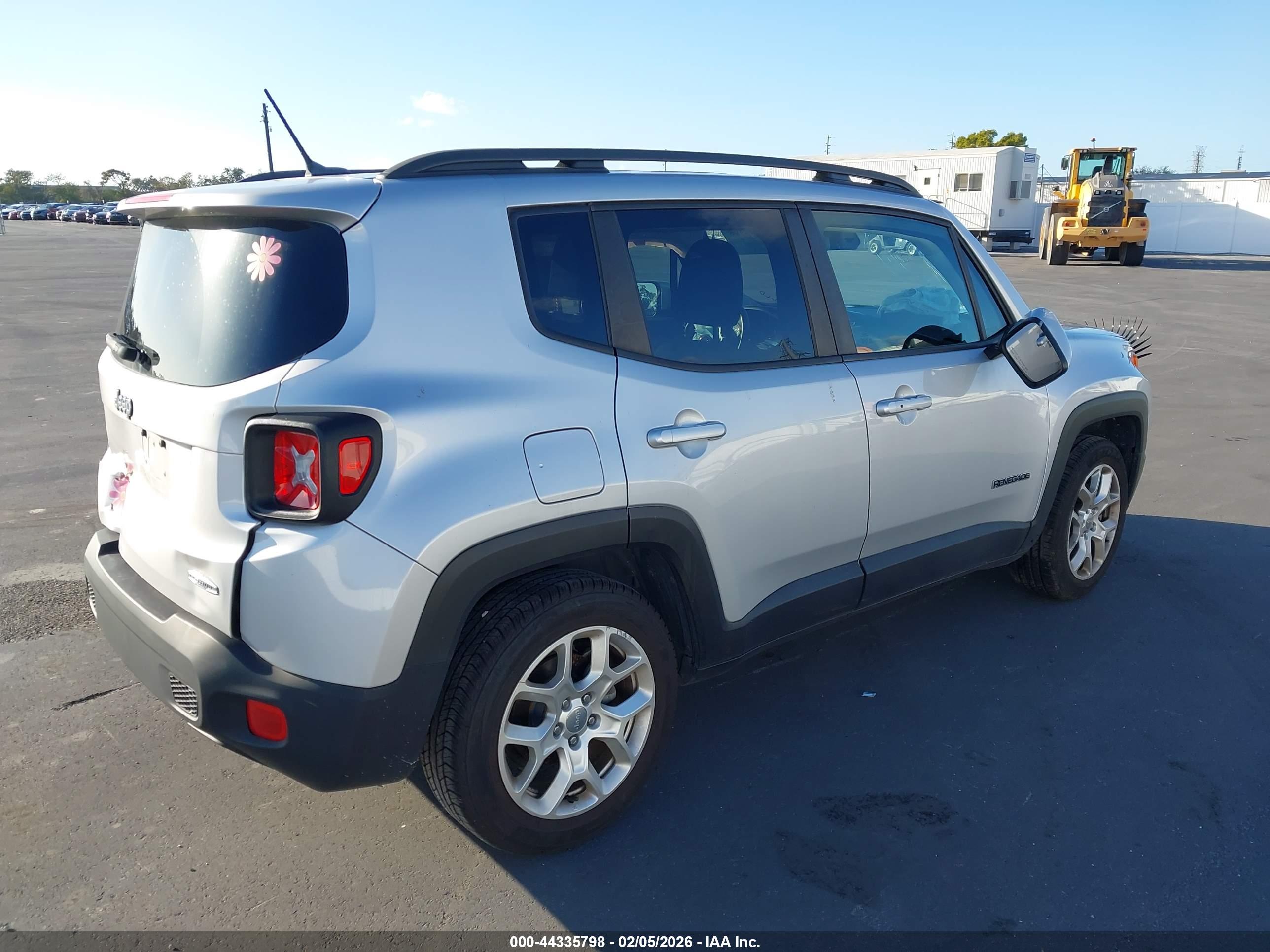 JEEP RENEGADE image 4