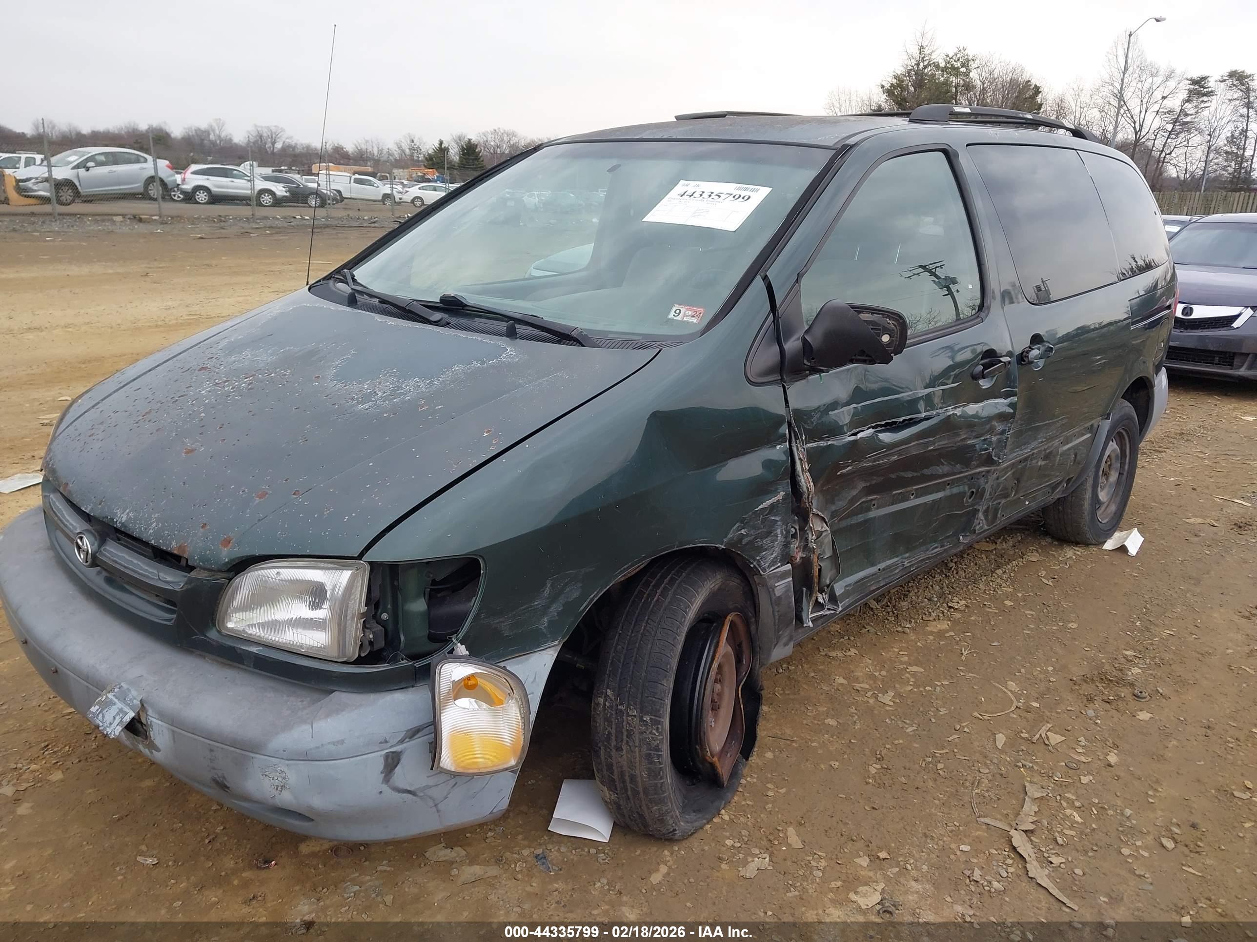 TOYOTA SIENNA image 2