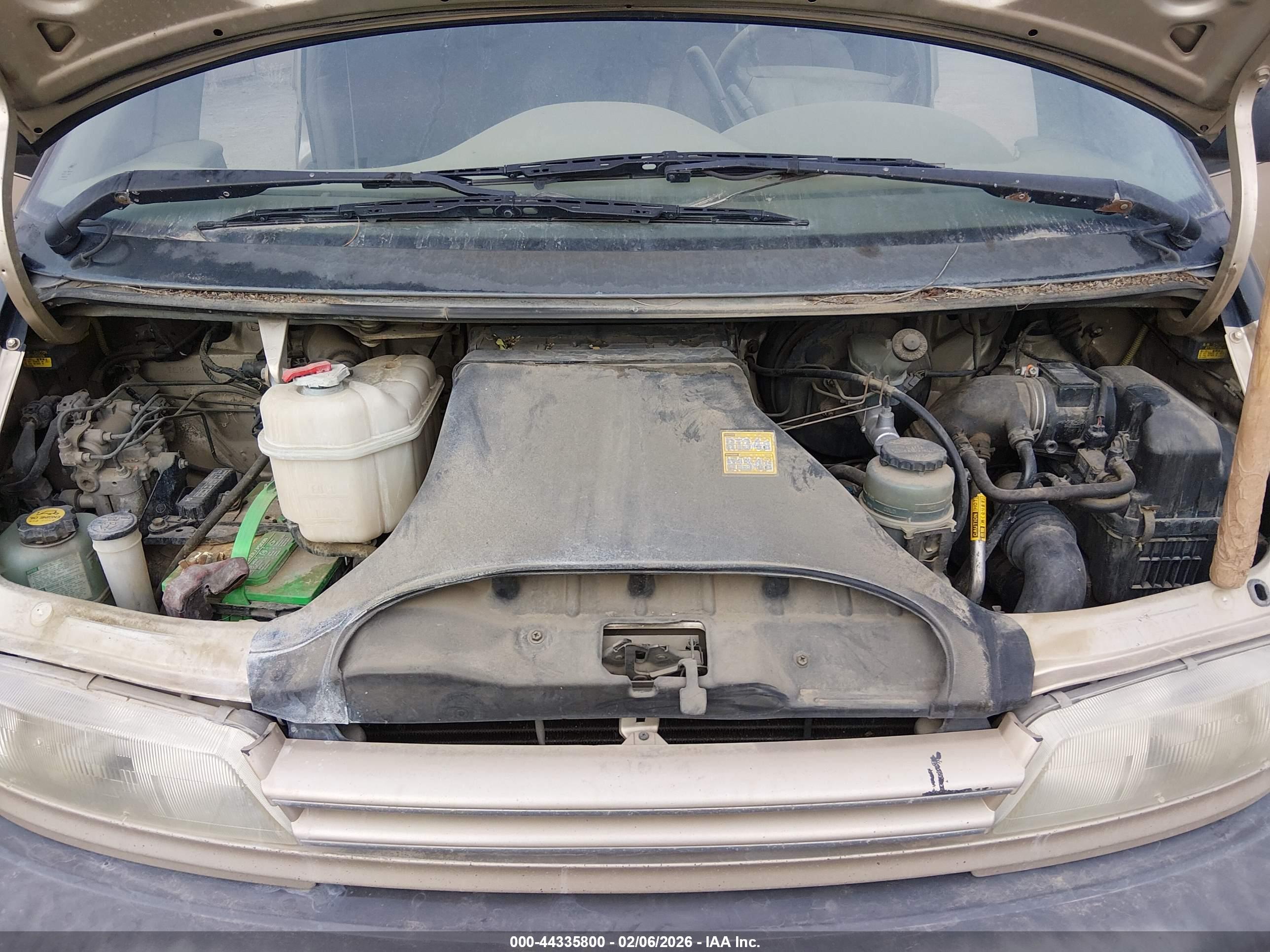 TOYOTA PREVIA image 10