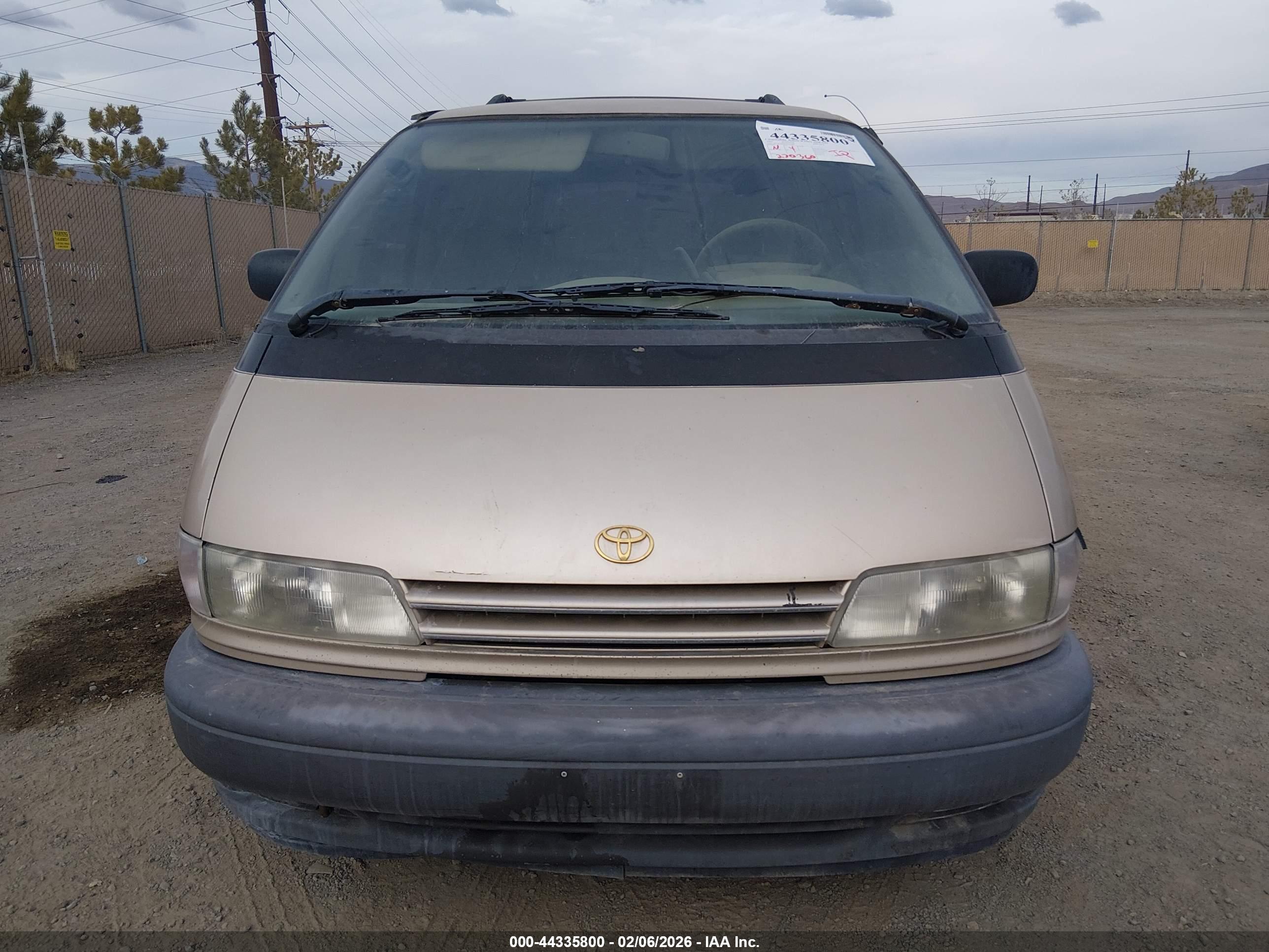 TOYOTA PREVIA image 6