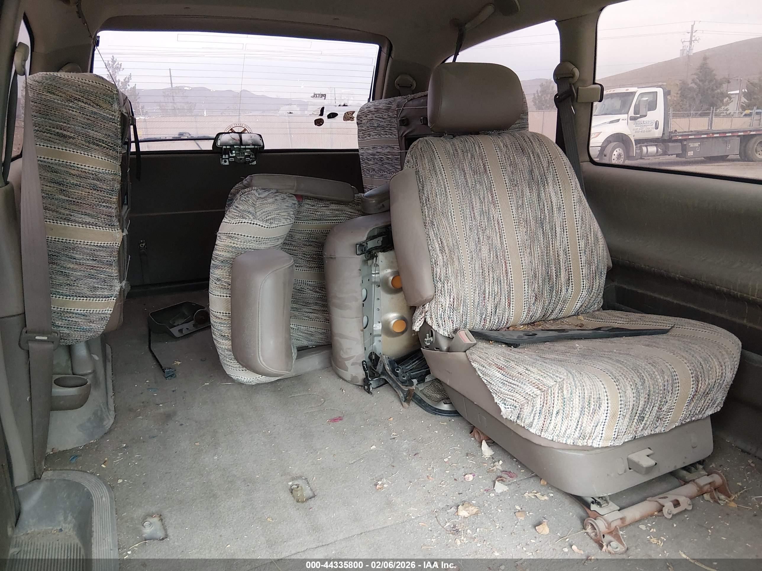 TOYOTA PREVIA image 8