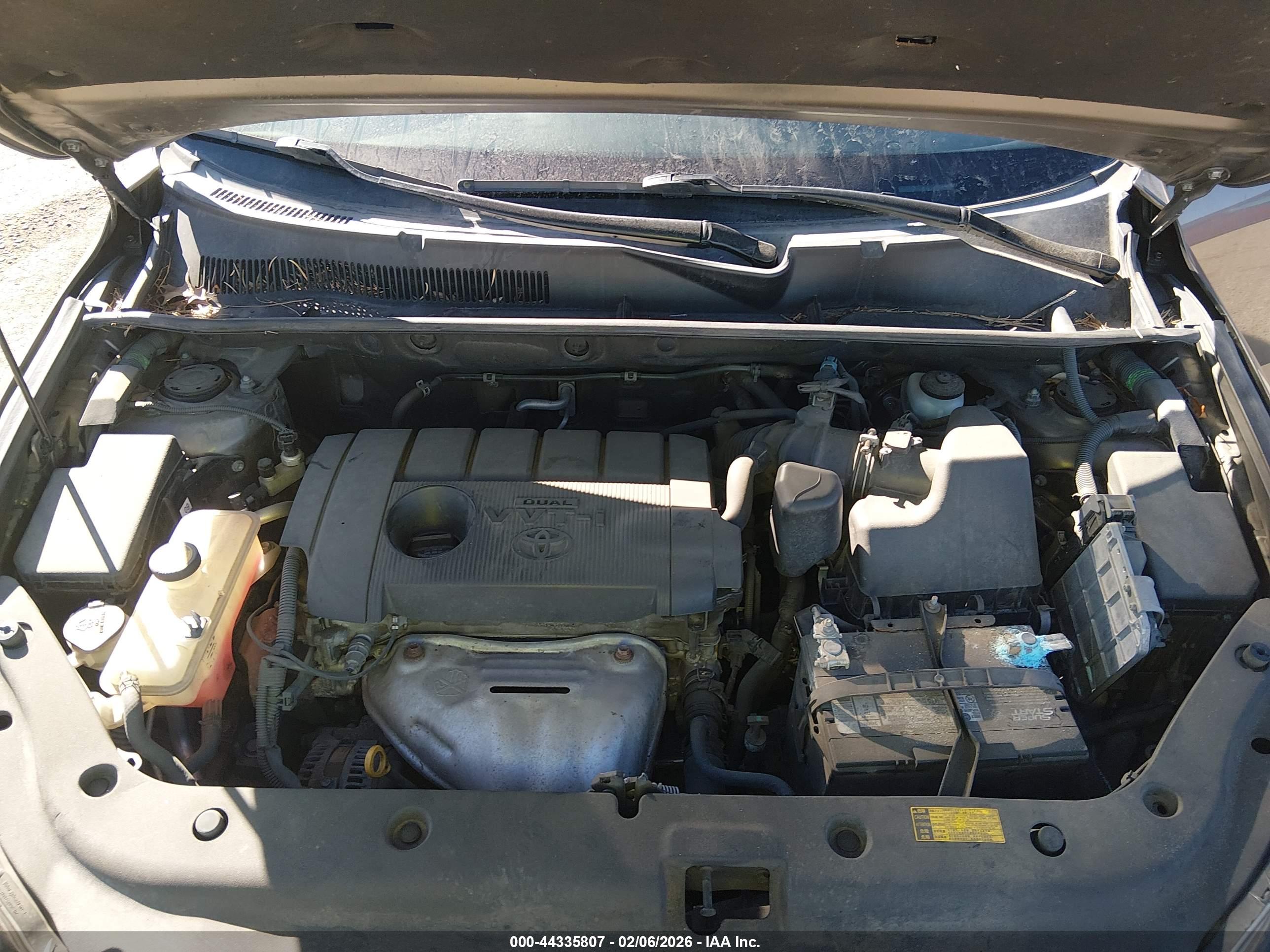 TOYOTA RAV4 image 10