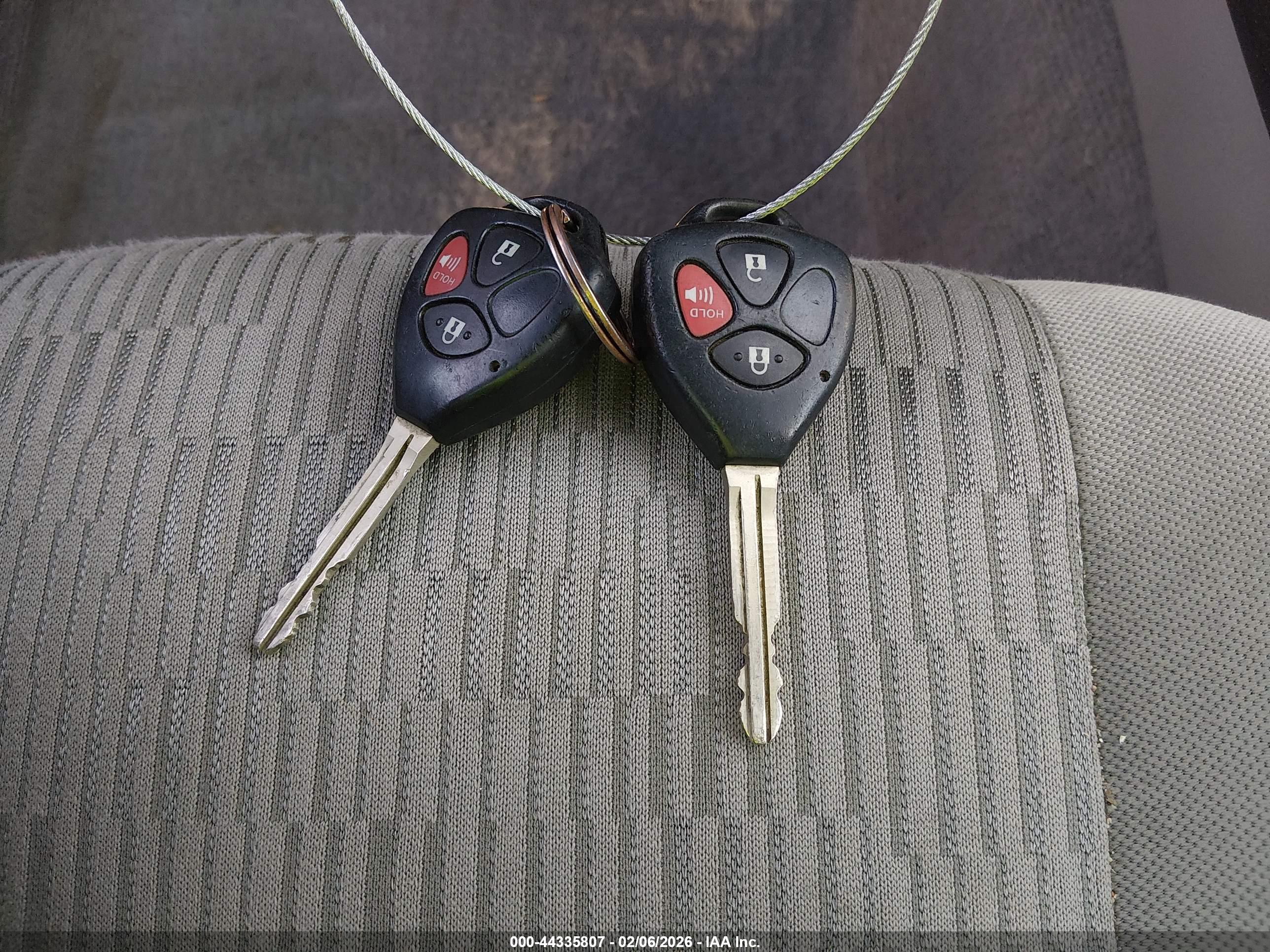 TOYOTA RAV4 image 11
