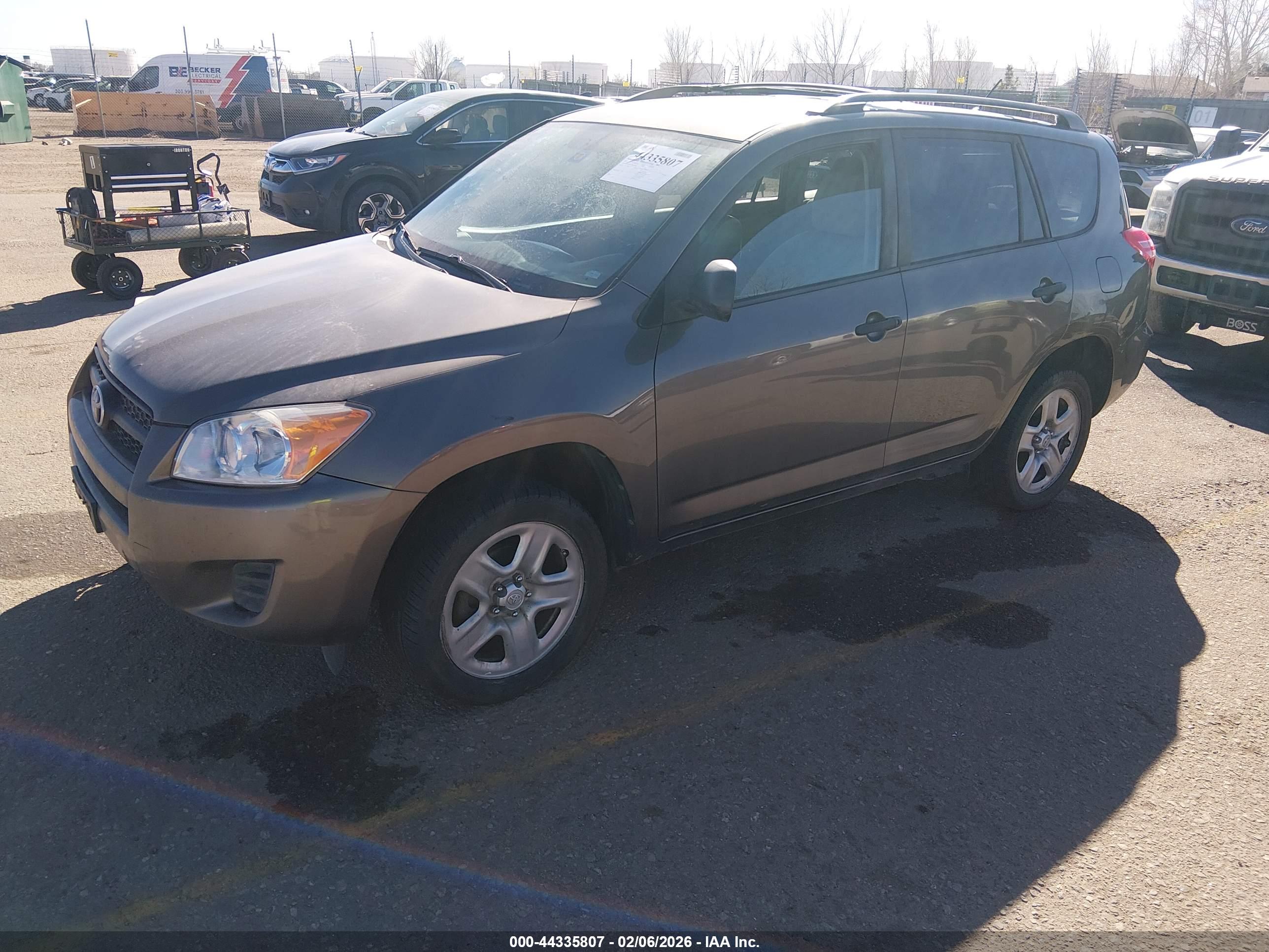 TOYOTA RAV4 image 2