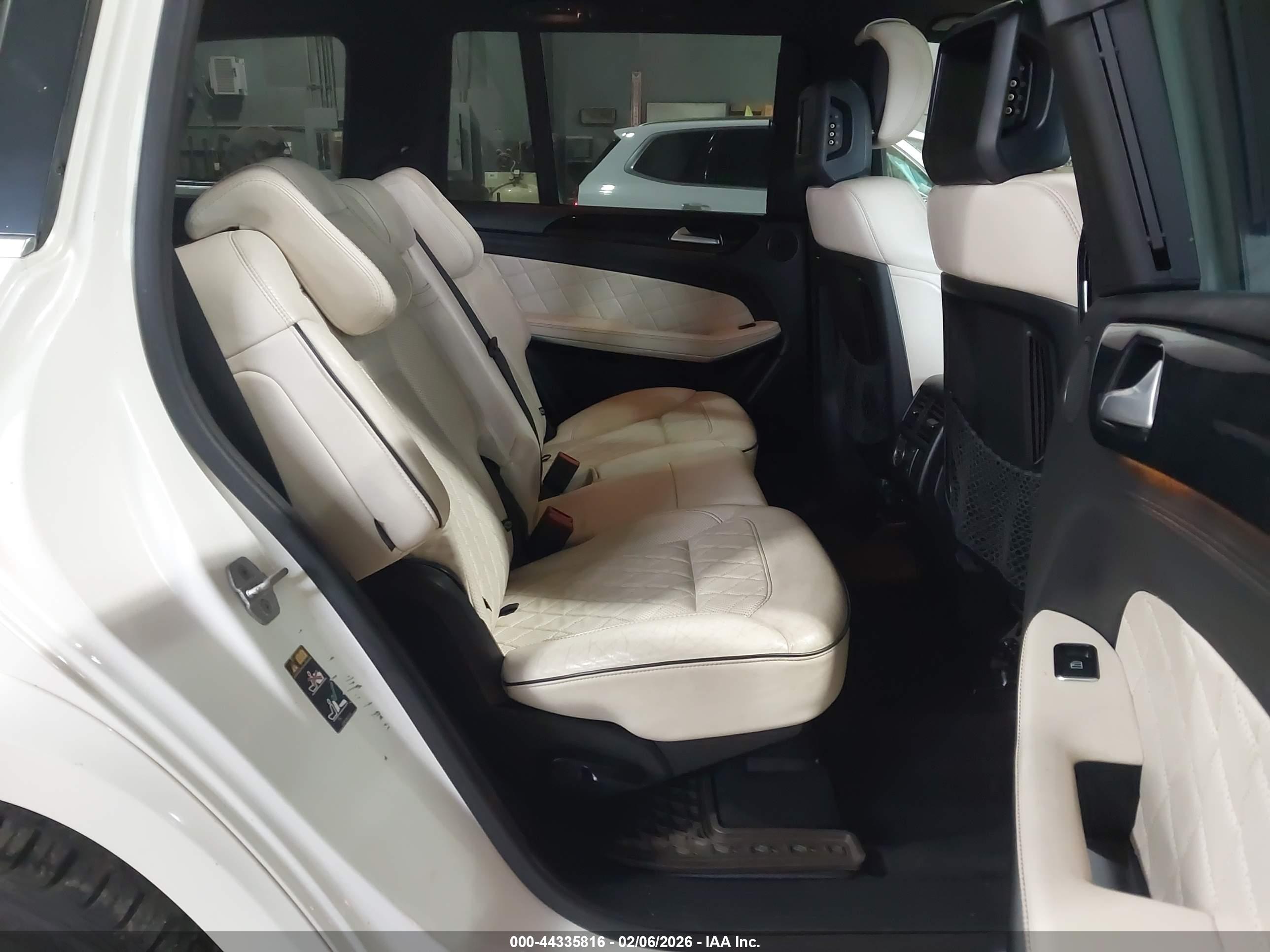 MERCEDES-BENZ GL image 8
