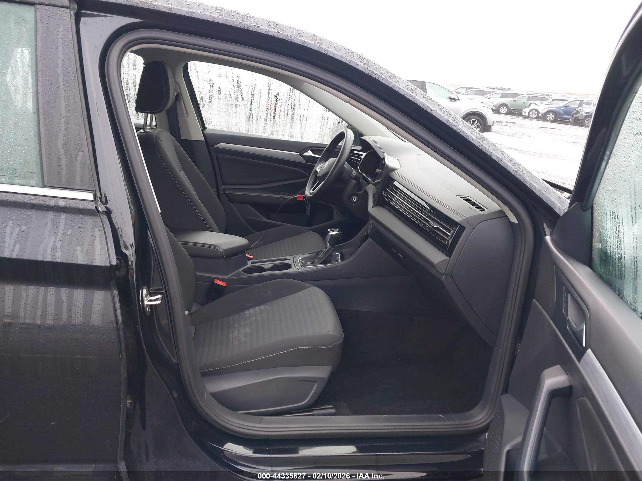 VOLKSWAGEN JETTA image 5