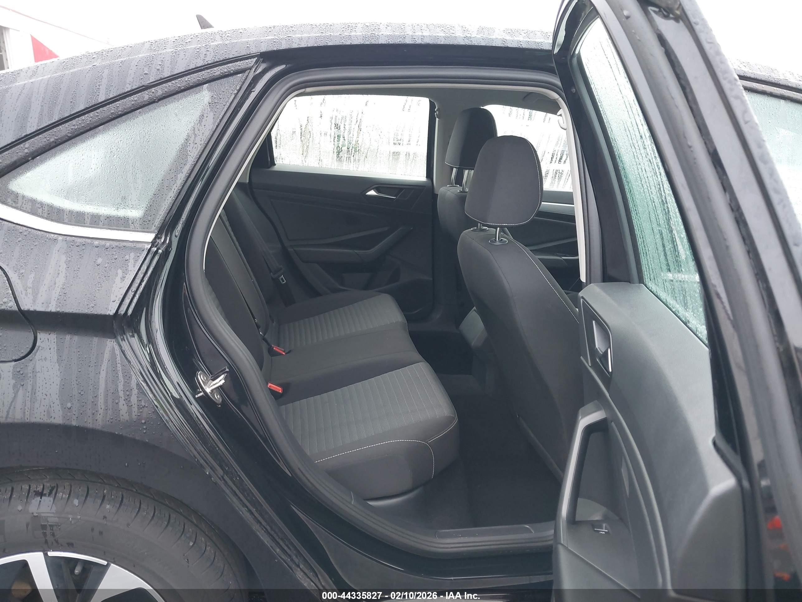 VOLKSWAGEN JETTA image 8