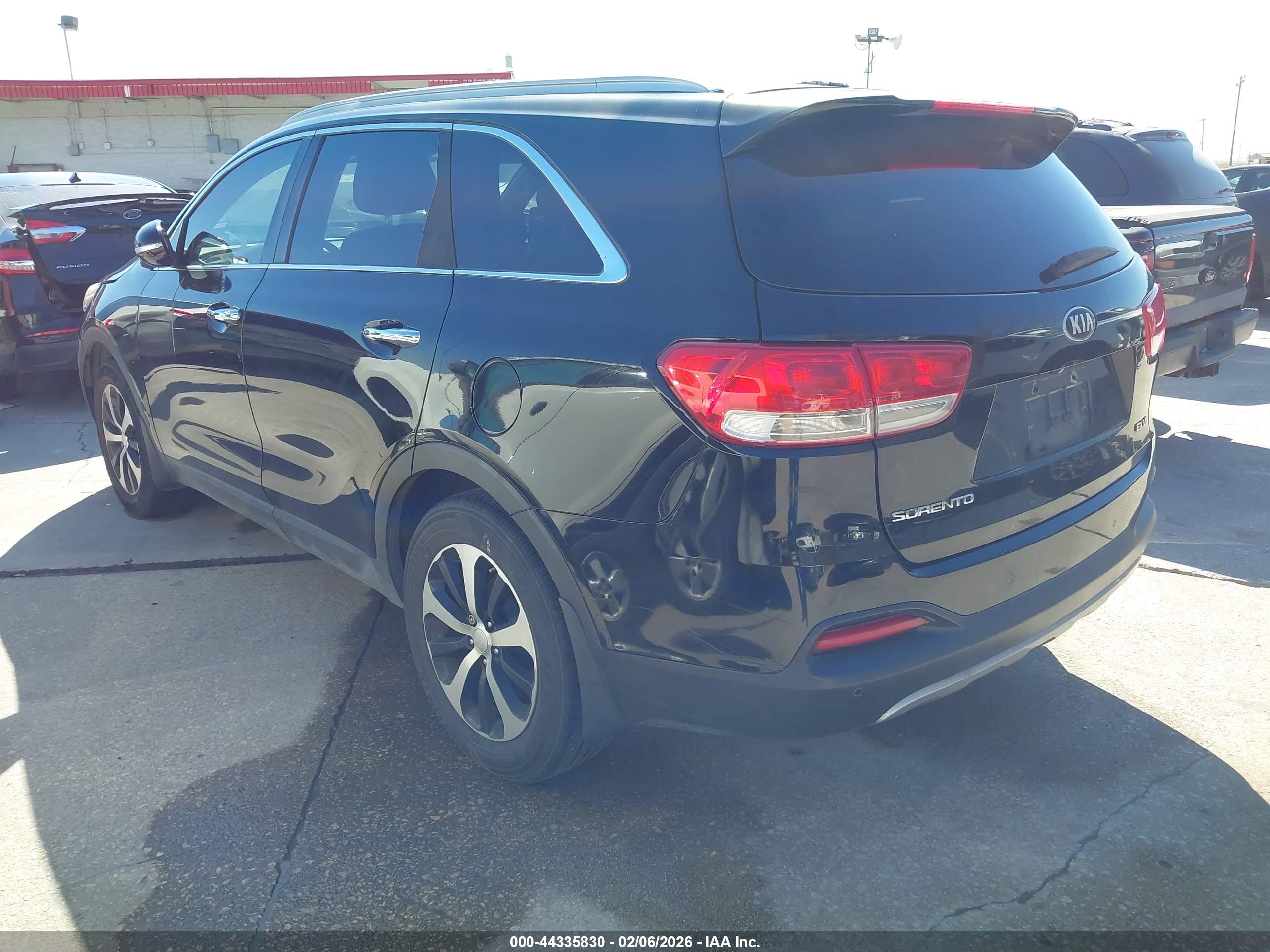 KIA SORENTO image 3