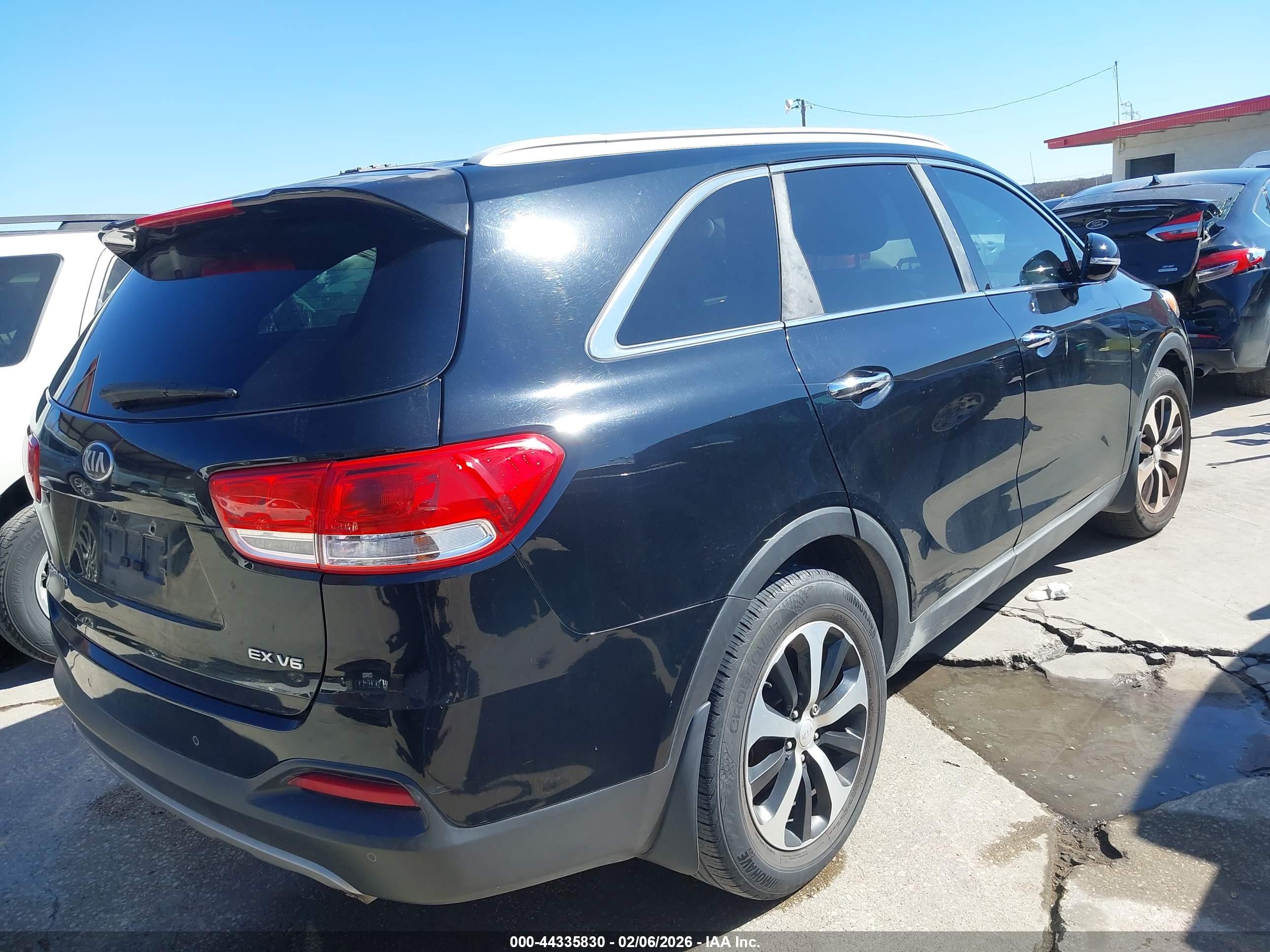 KIA SORENTO image 4